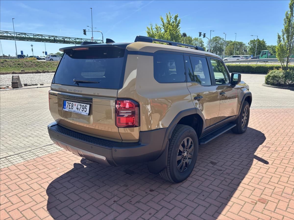 Toyota Land Cruiser, 2,8 MHEV Invincible - fotka 5