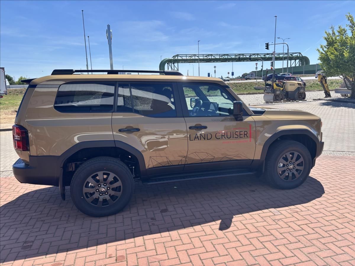 Toyota Land Cruiser, 2,8 MHEV Invincible - fotka 6