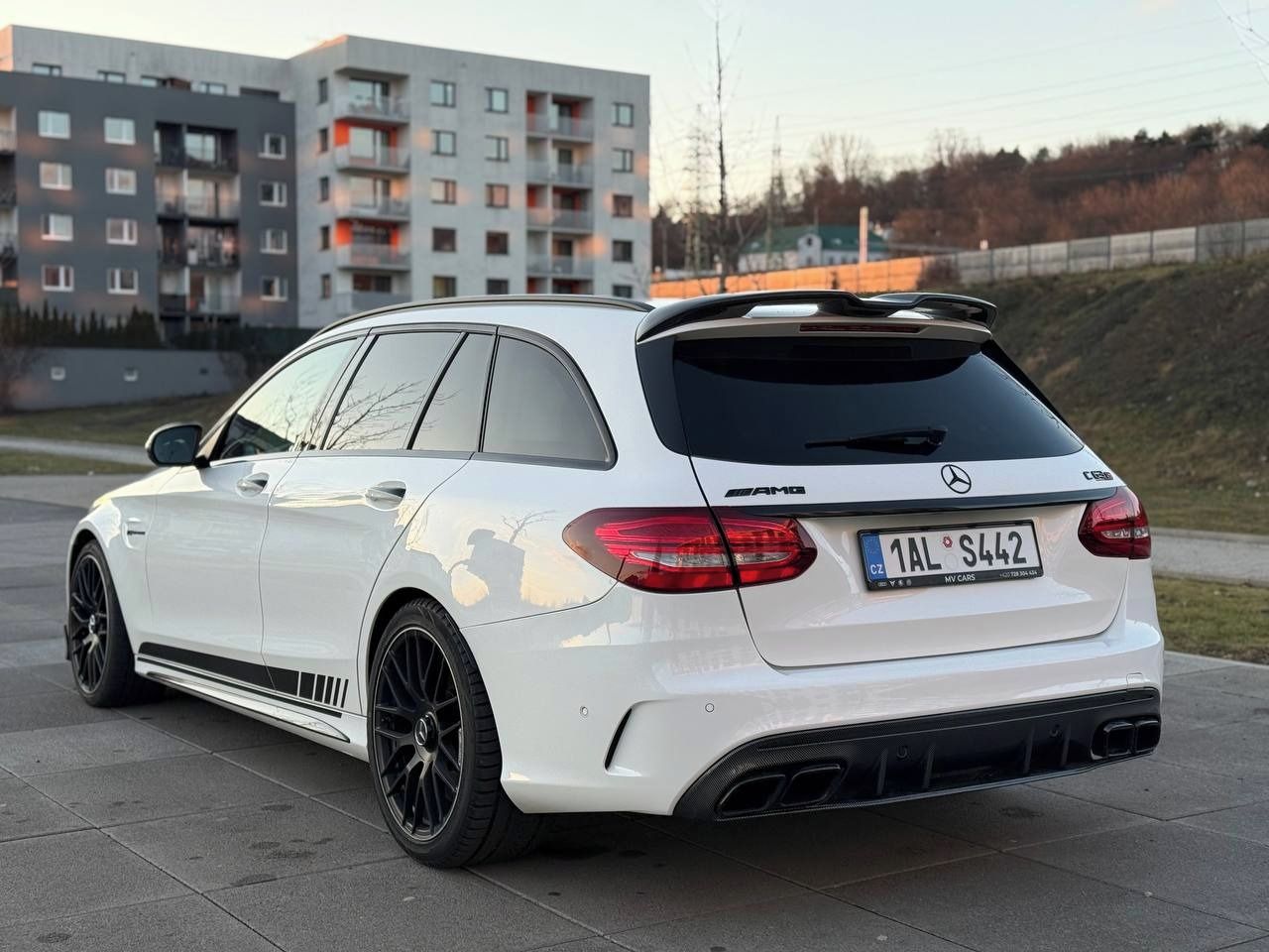 Mercedes-Benz Třídy C, Mercedes-Benz C63 S AMG - fotka 5