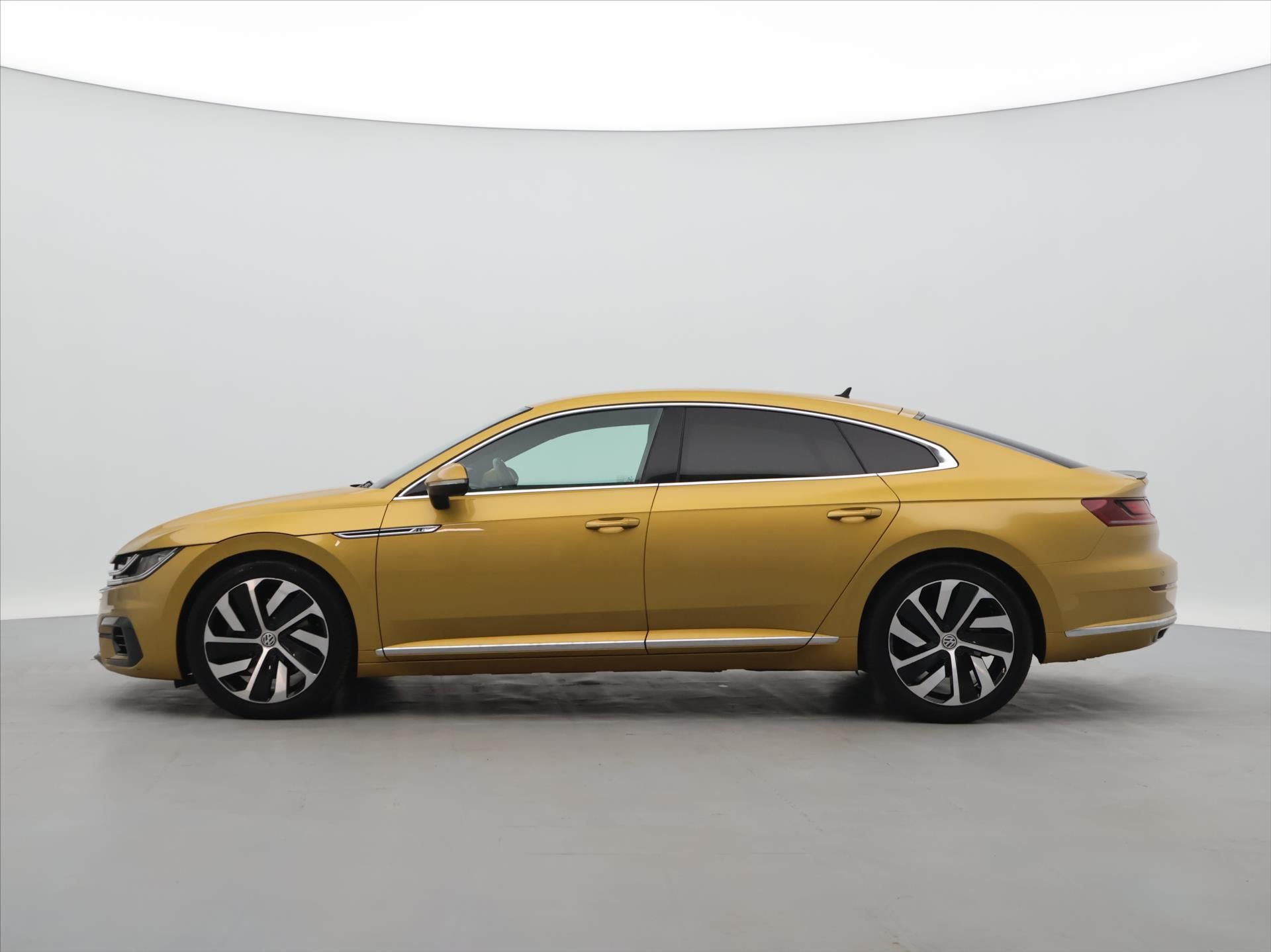 Volkswagen Arteon, 2,0 TDI 176kW 4M DSG CZ R-line - fotka 4