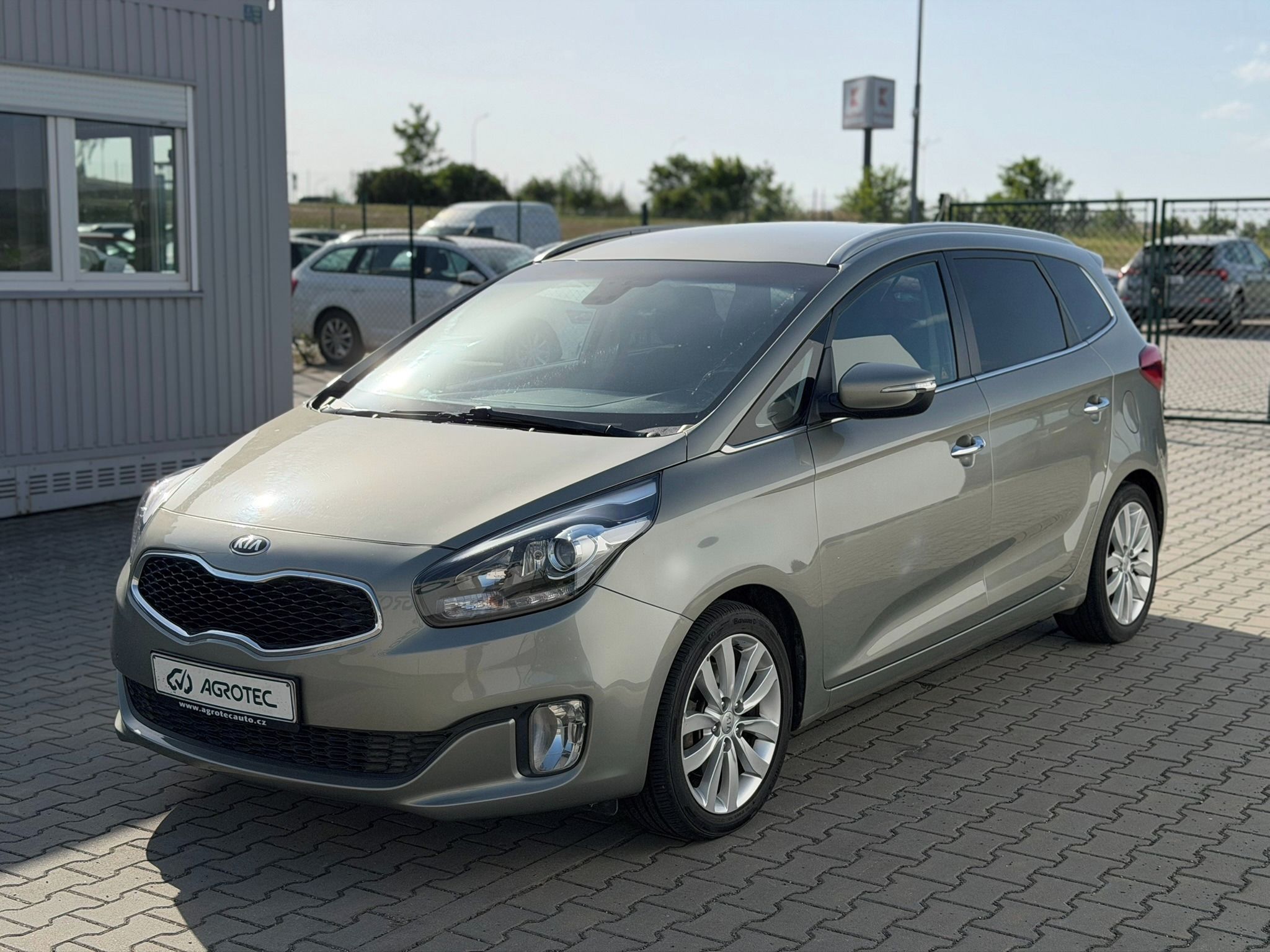Kia Carens, 1.7 CRDi 100 kW Exclusive - fotka 3