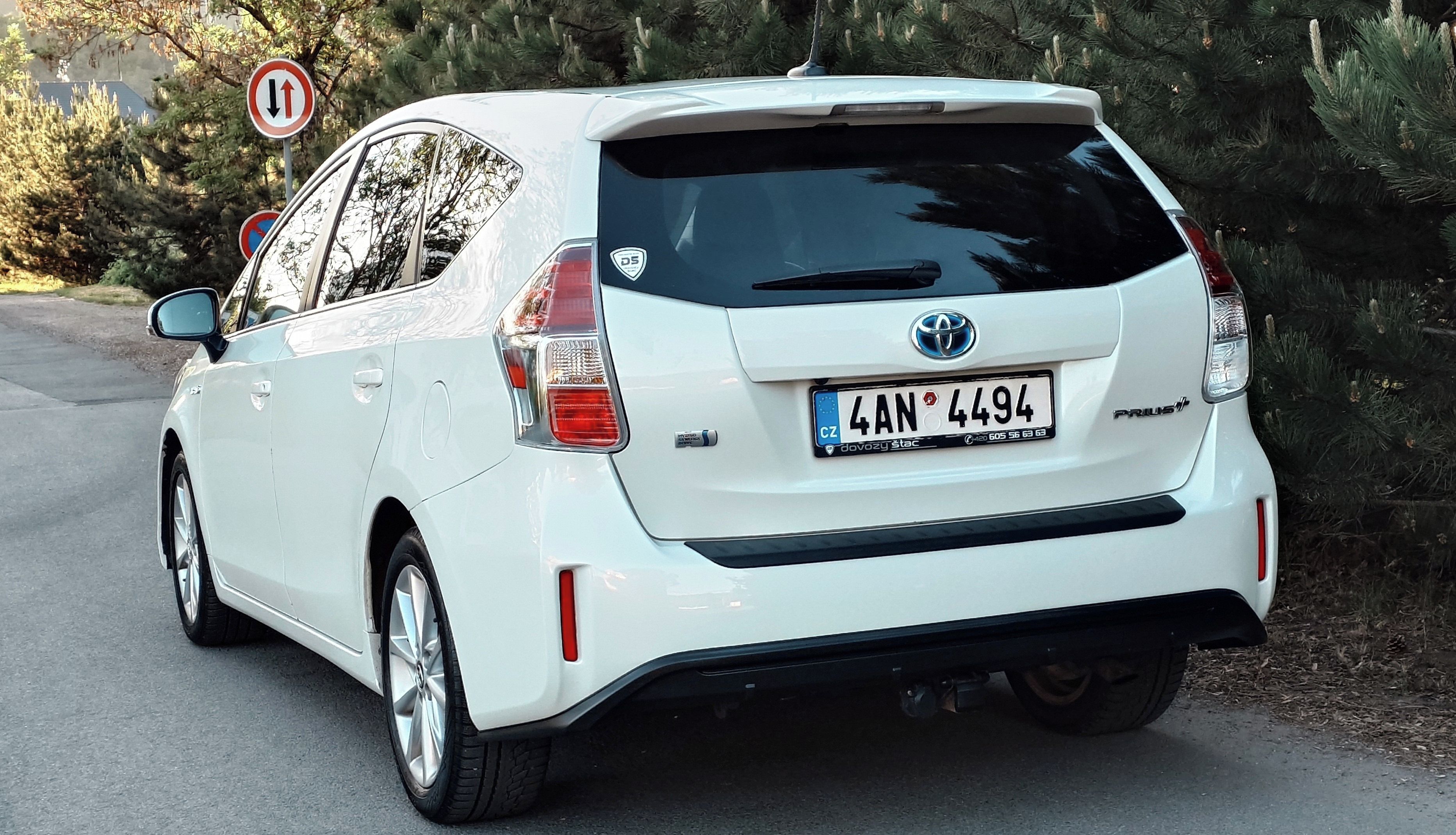 Toyota Prius, PLUS 1,8 HYBRID - fotka 5