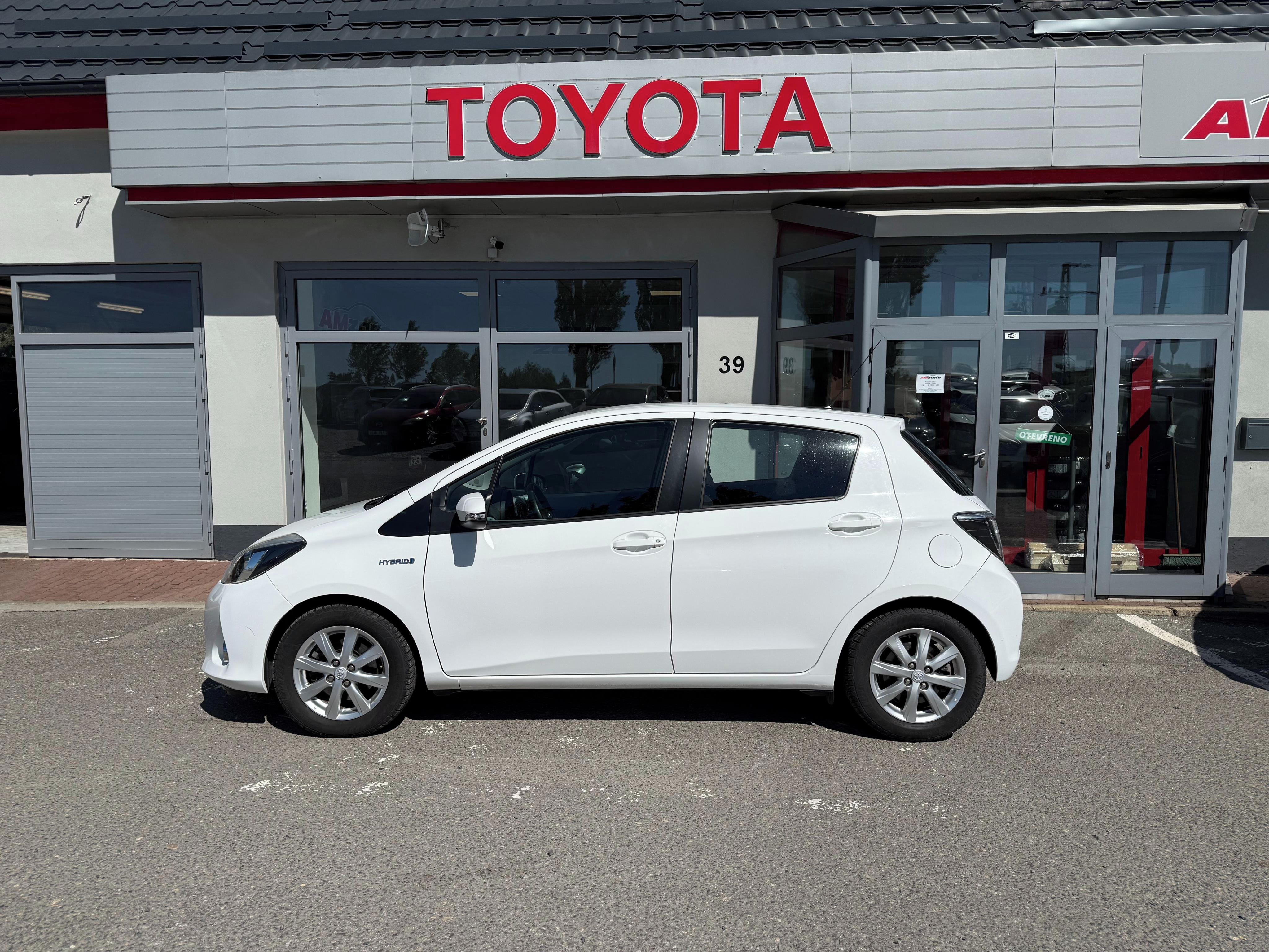 Toyota Yaris, 1,5 HSD e - CVT Comfort - fotka 3