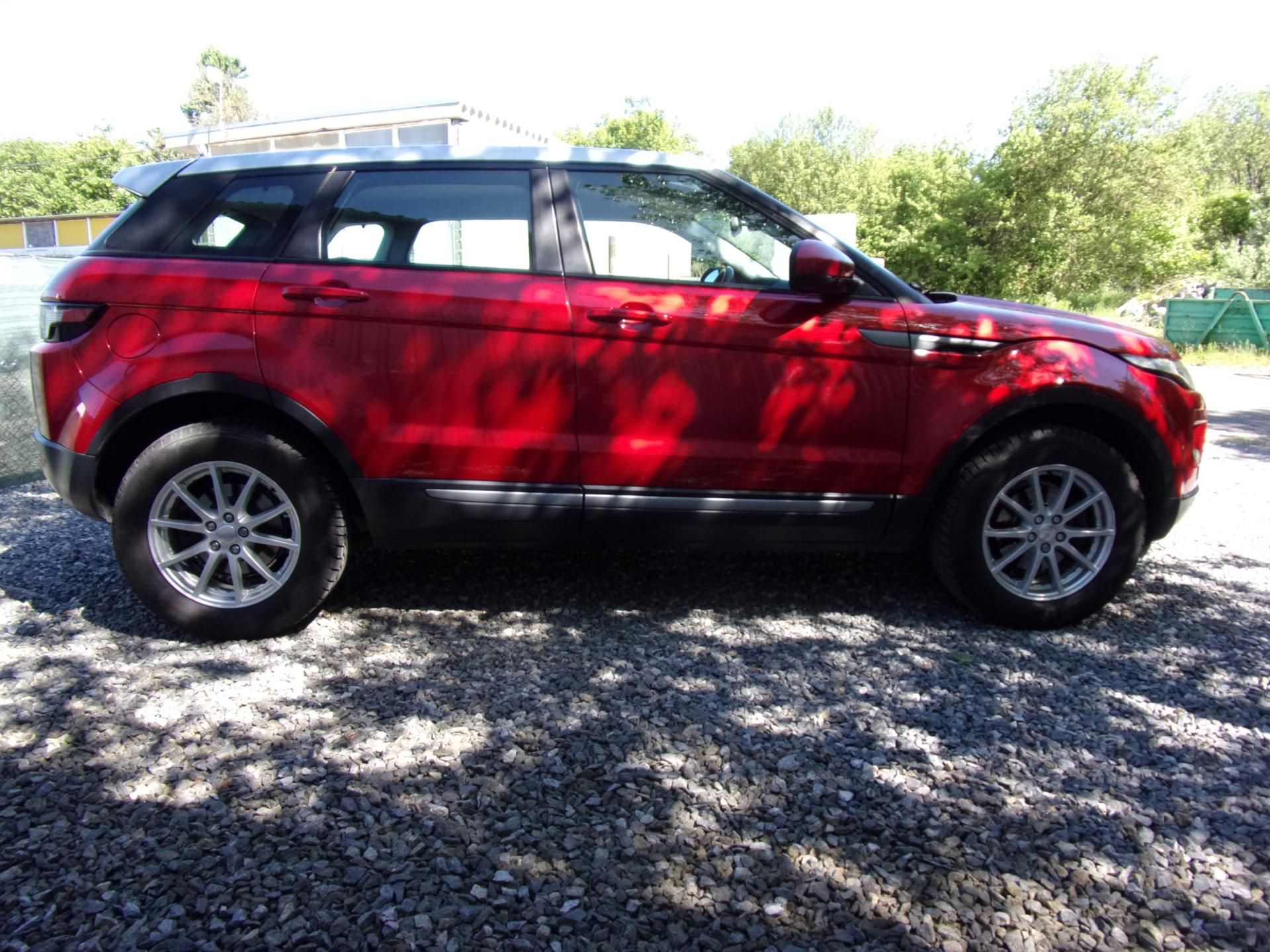 Land Rover Range Rover Evoque, 2.2D 4X4 110kW NÁJEZD 140 000 - fotka 4
