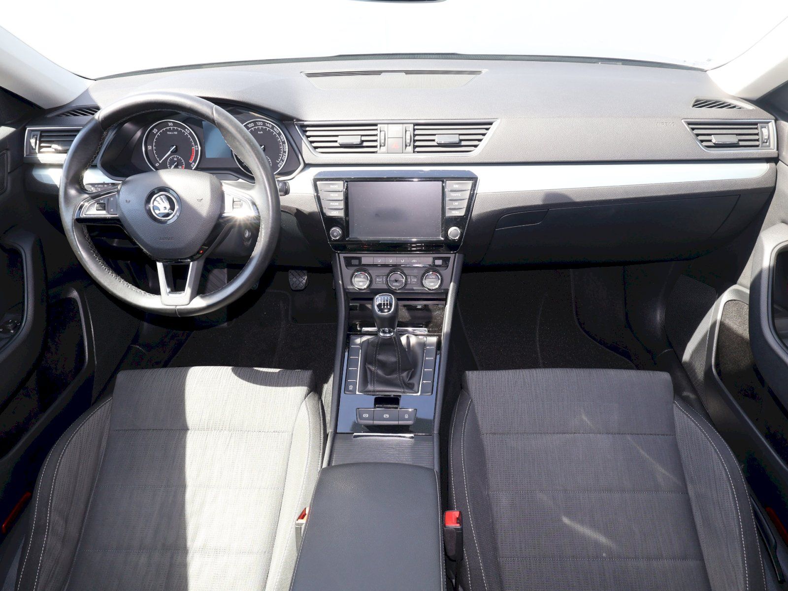 Škoda Superb, Ambition 2.0TDI 110kW - fotka 5