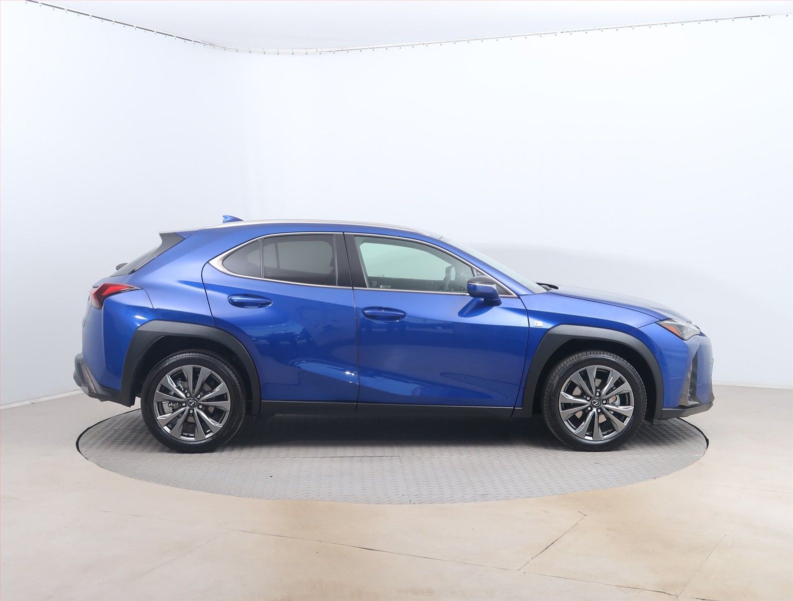 Lexus UX 250h, 300h - fotka 6
