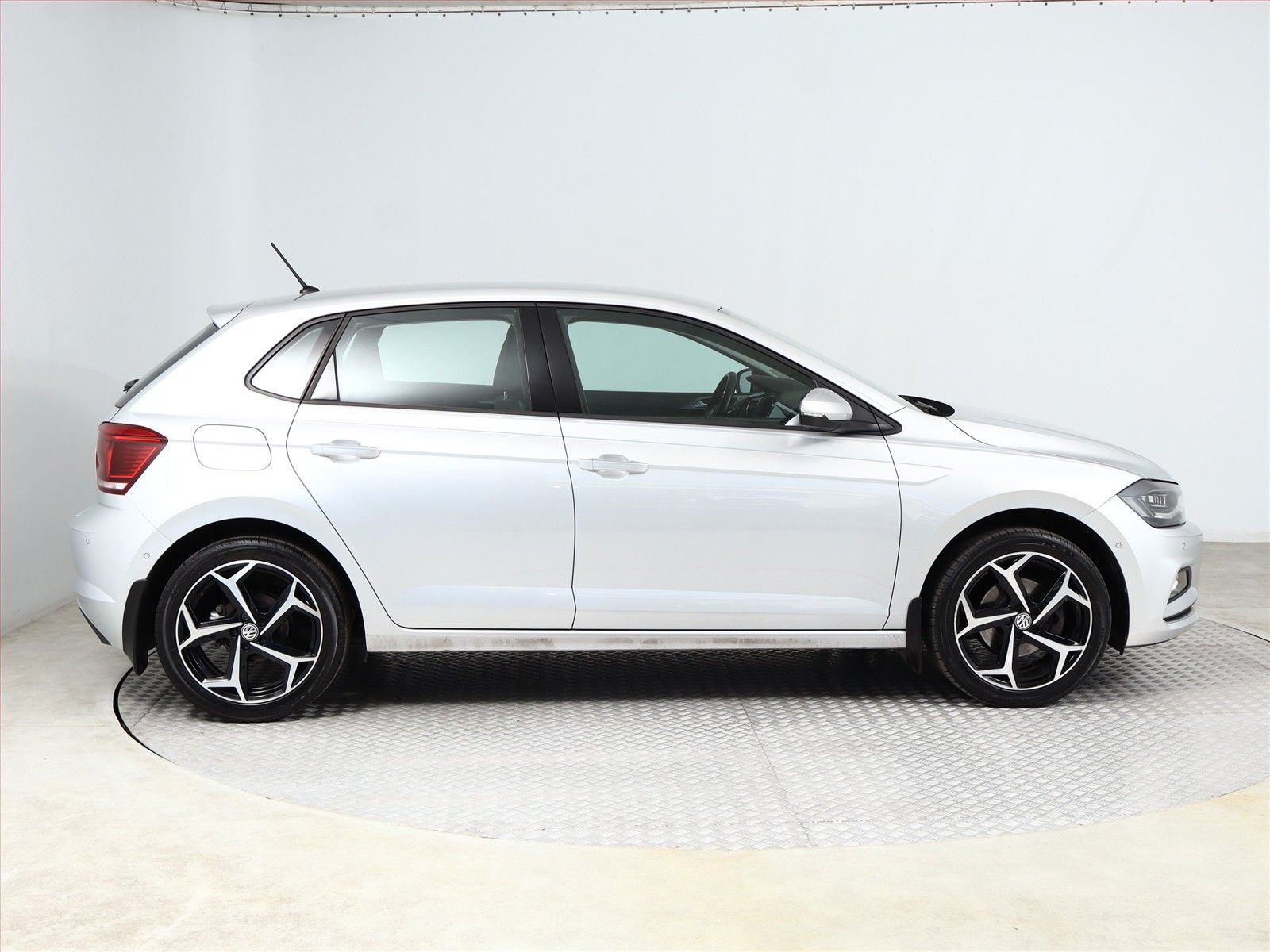 Volkswagen Polo, 1.5 TSI, Highline, Automat, ČR - fotka 6