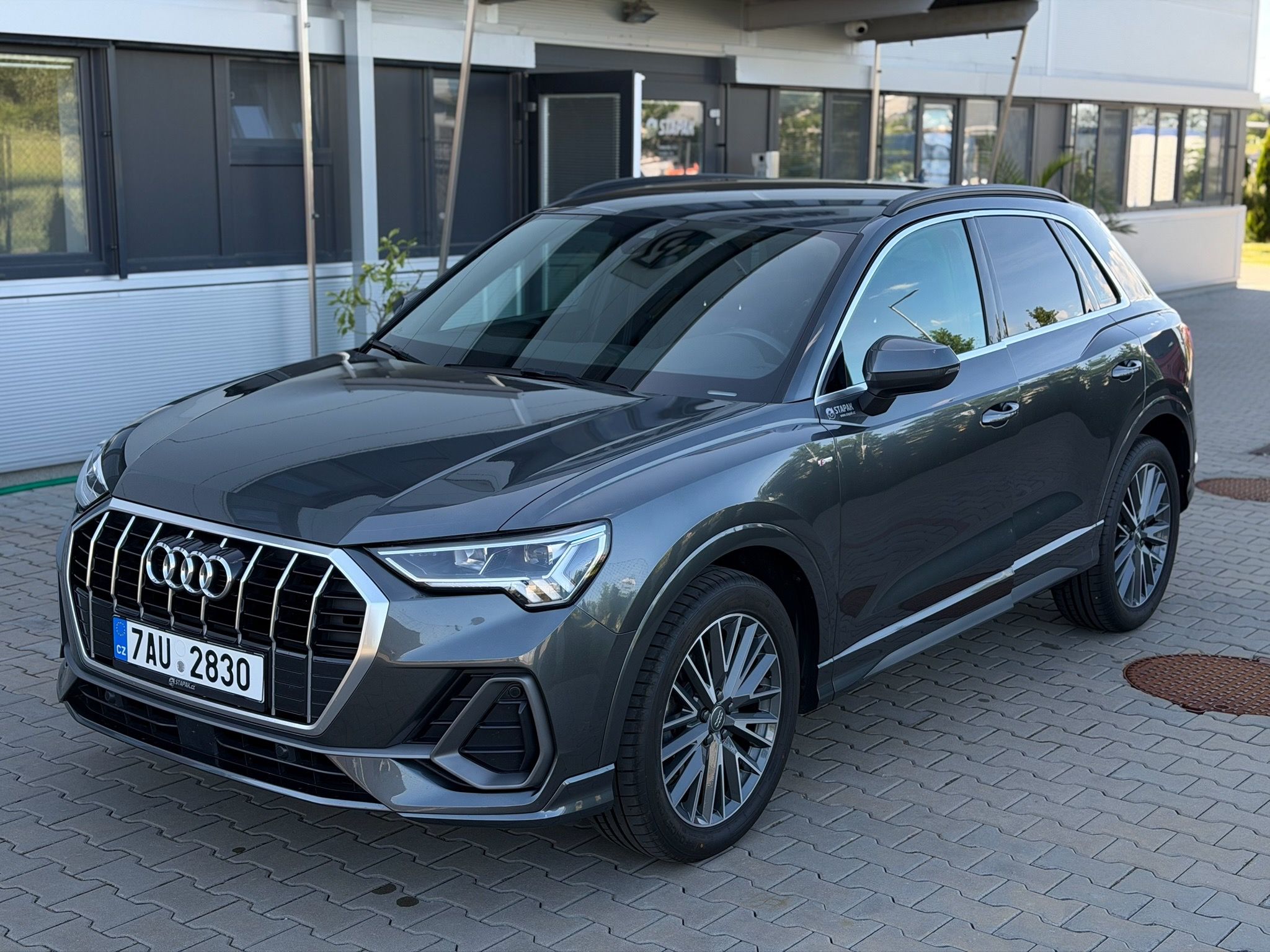 Audi Q3, 1.5 TFSI DSG S-line ČR DPH