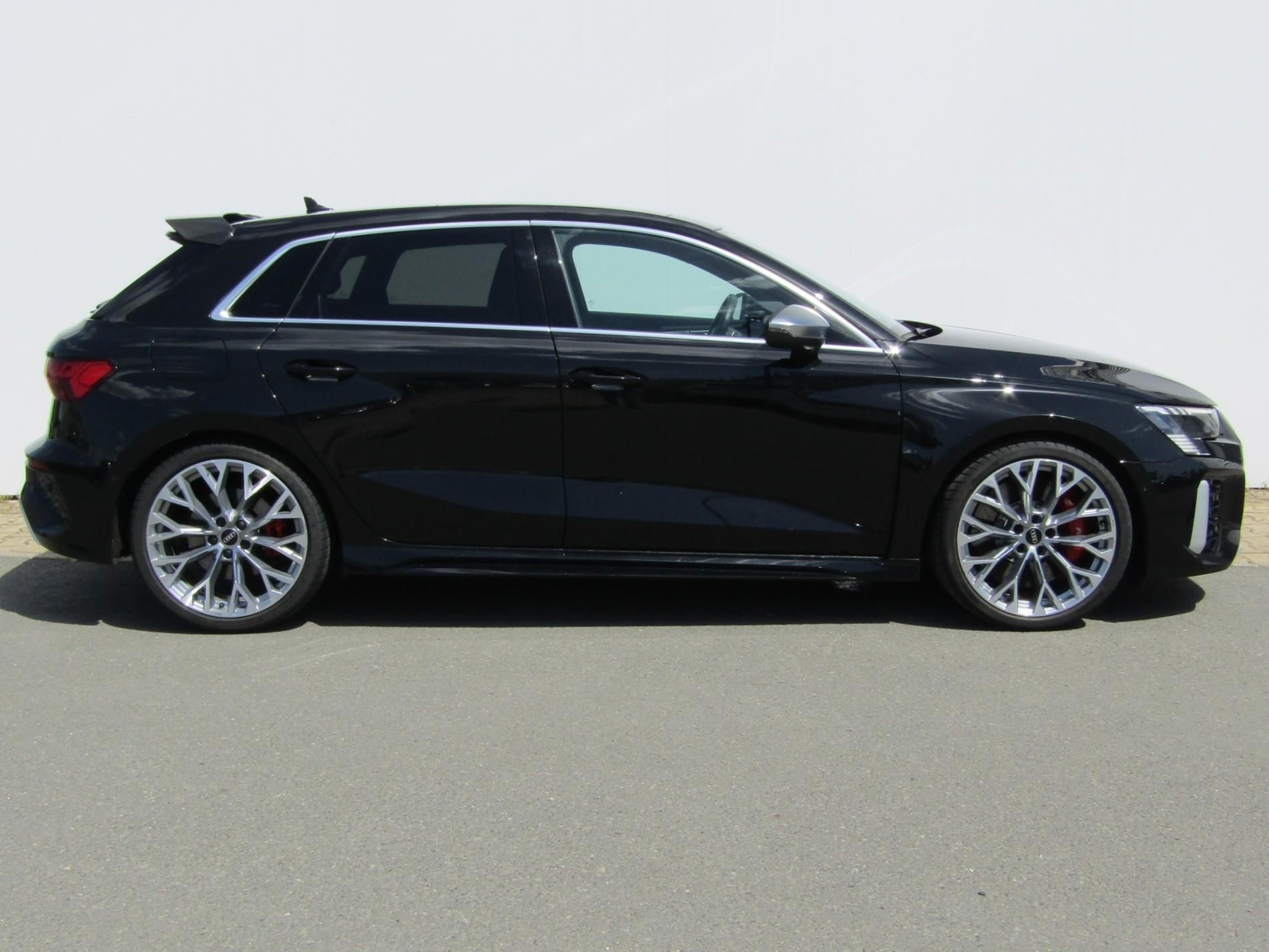Audi RS3, 2,5 TFSI Quattro 294KW - fotka 3