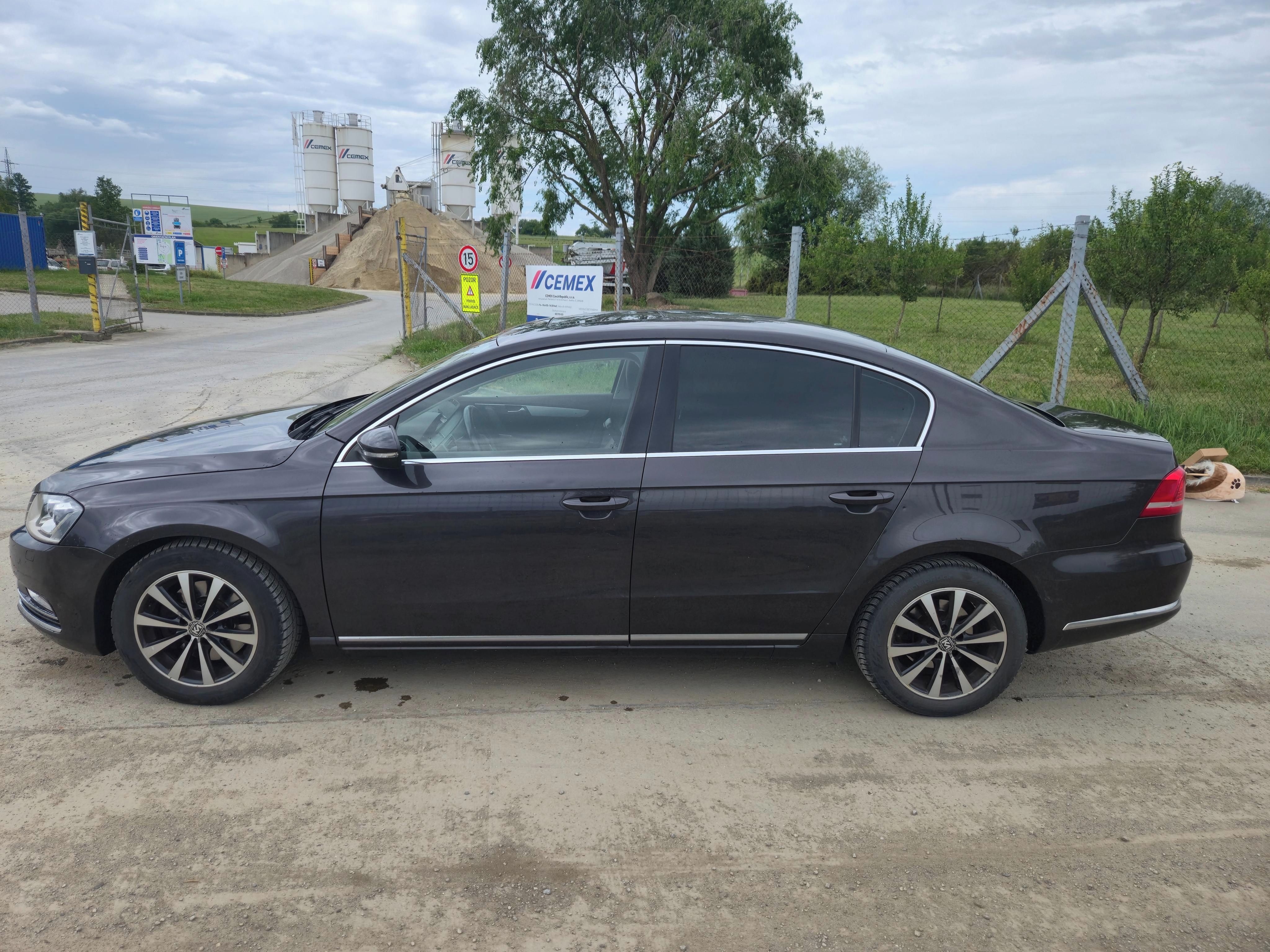 Volkswagen Passat, 2.0 TDI, Highline - fotka 4
