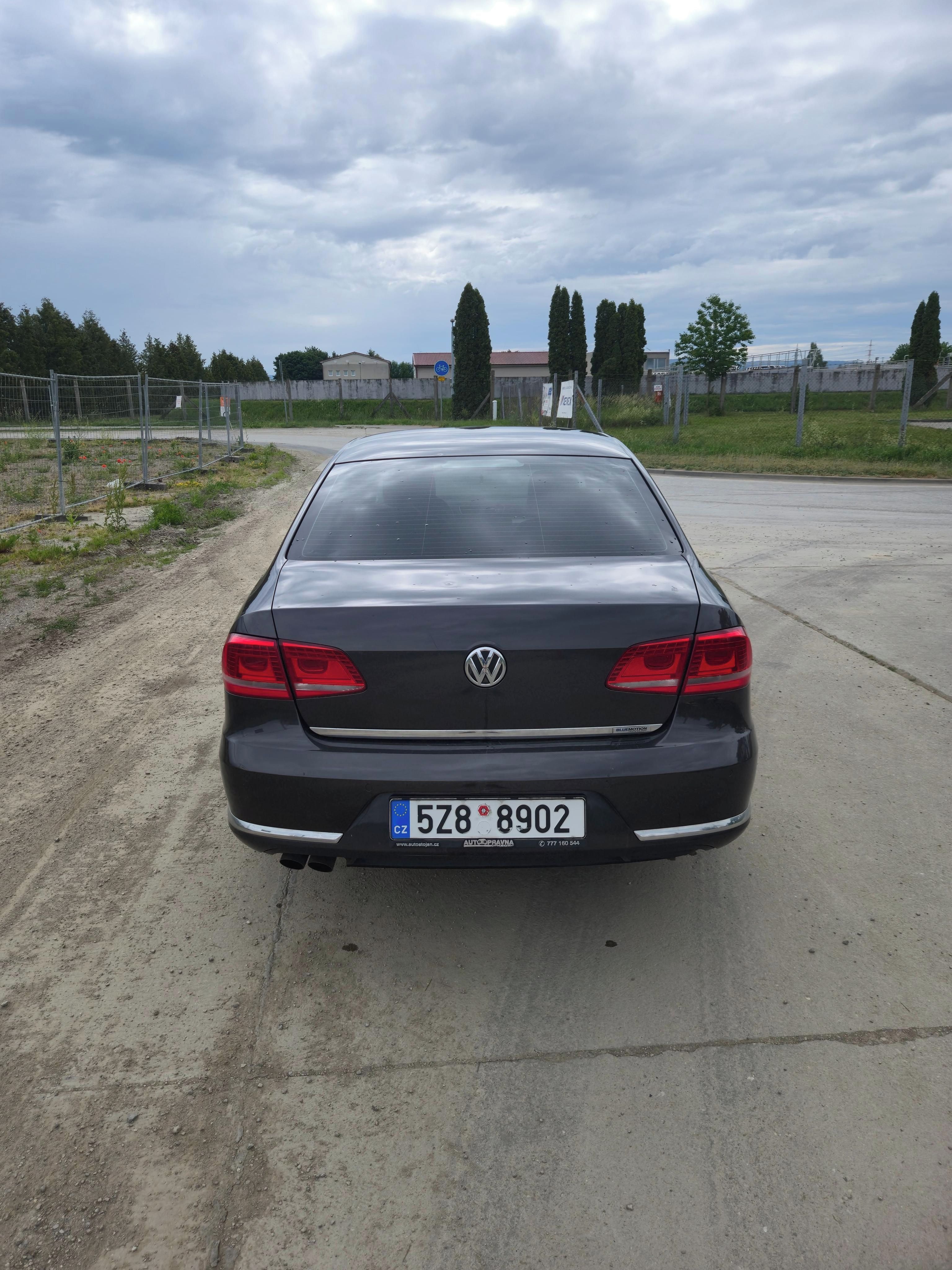 Volkswagen Passat, 2.0 TDI, Highline - fotka 2