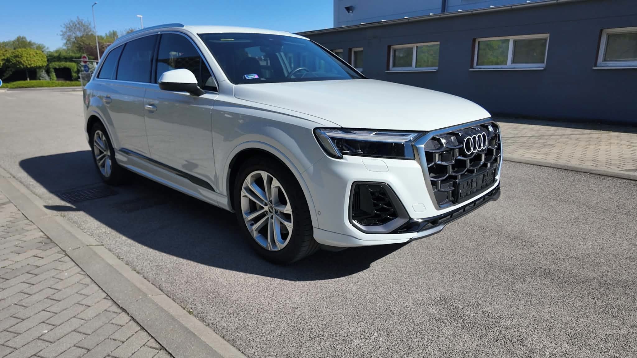Audi Q7, 55 TFSI, S-Line, DPH, 7 místné