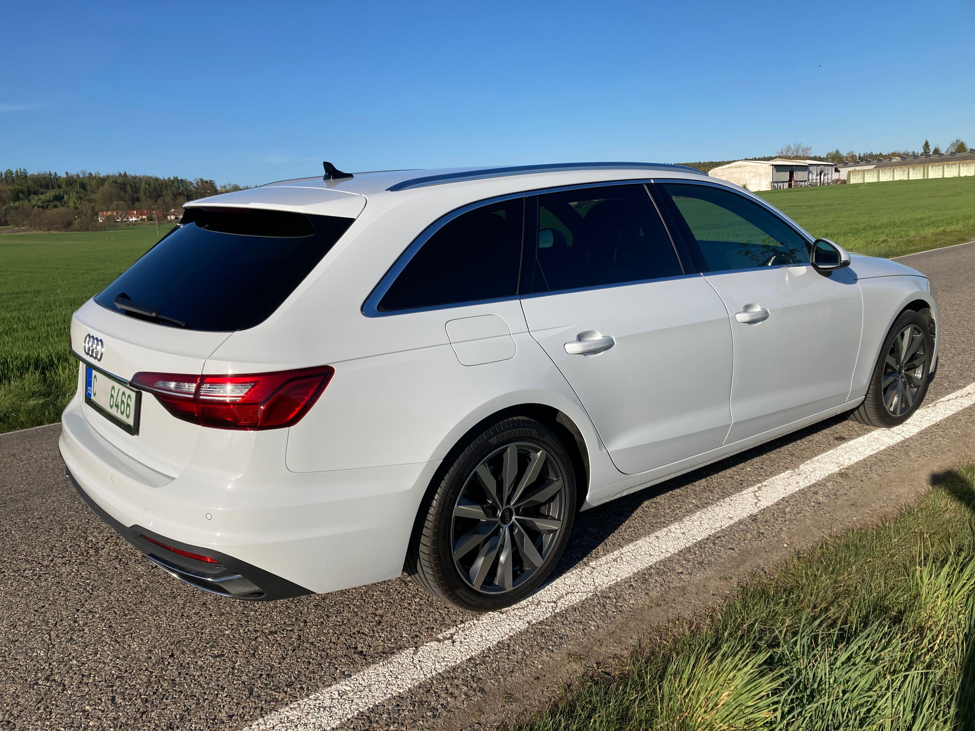 Audi A4 Avant, 2,0 TDI S-tronic záruka - fotka 2
