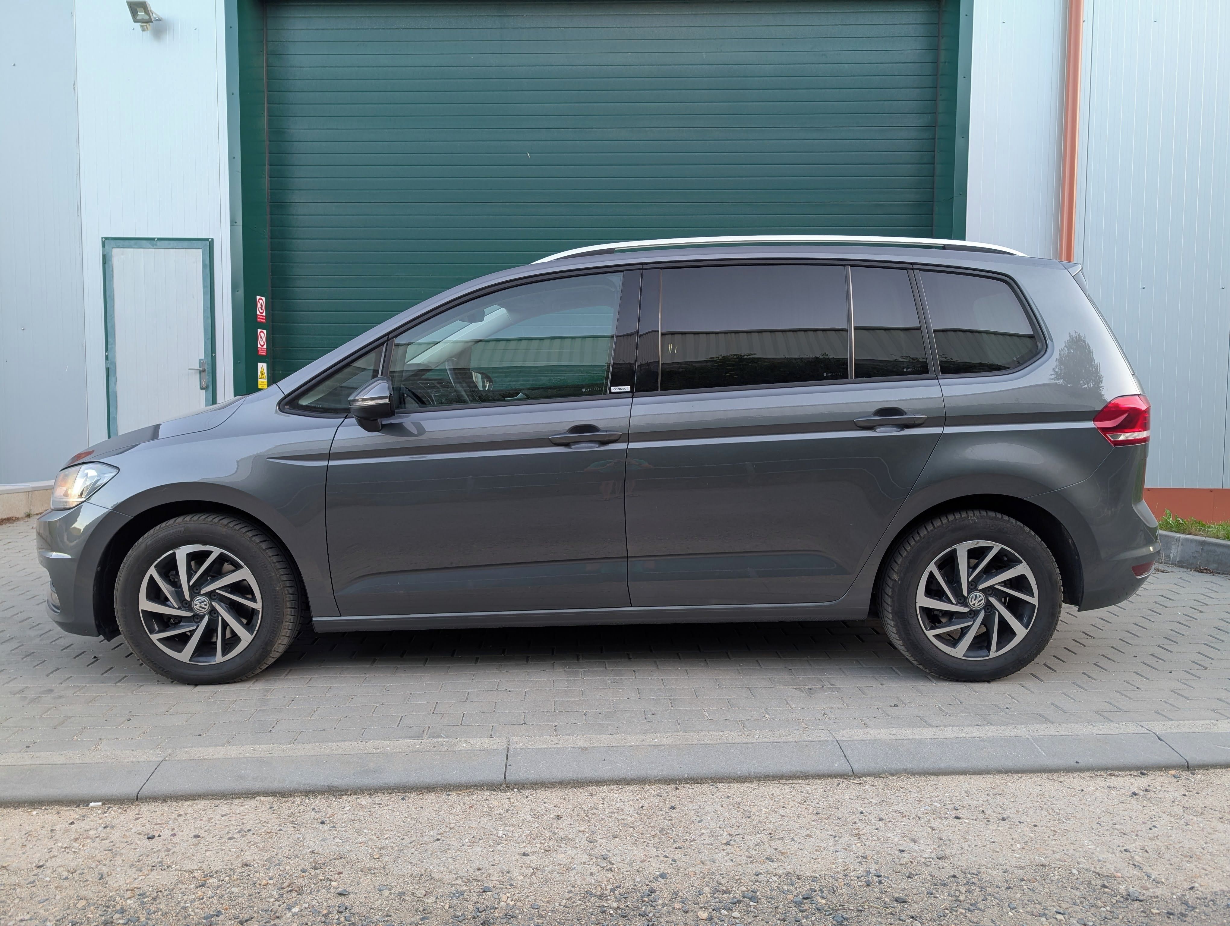 Volkswagen Touran, 2.0 TDI, 110 kW, DSG, 7 MÍST - fotka 6