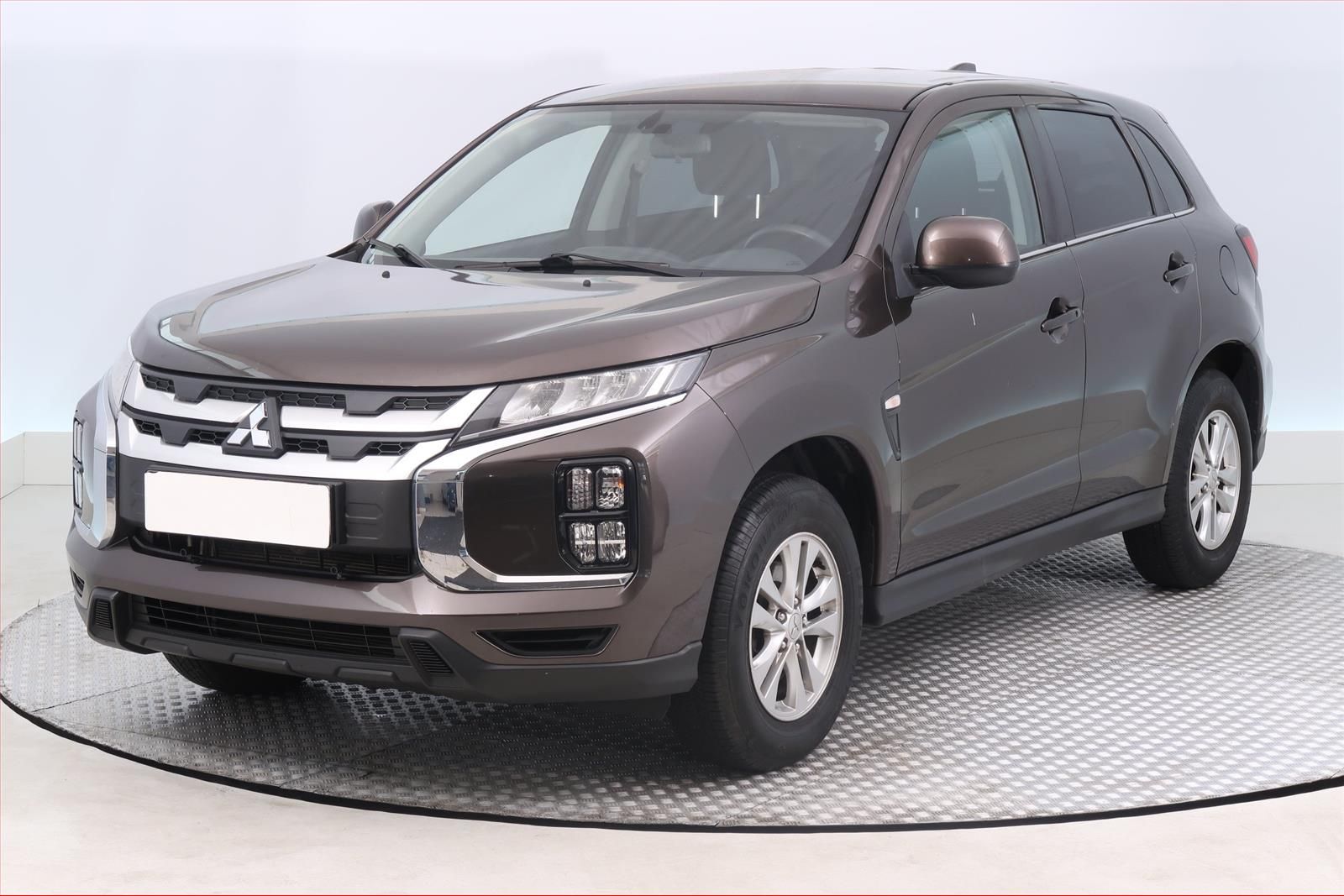 Mitsubishi ASX, 2.0 MIVEC, ČR,1.maj - fotka 2
