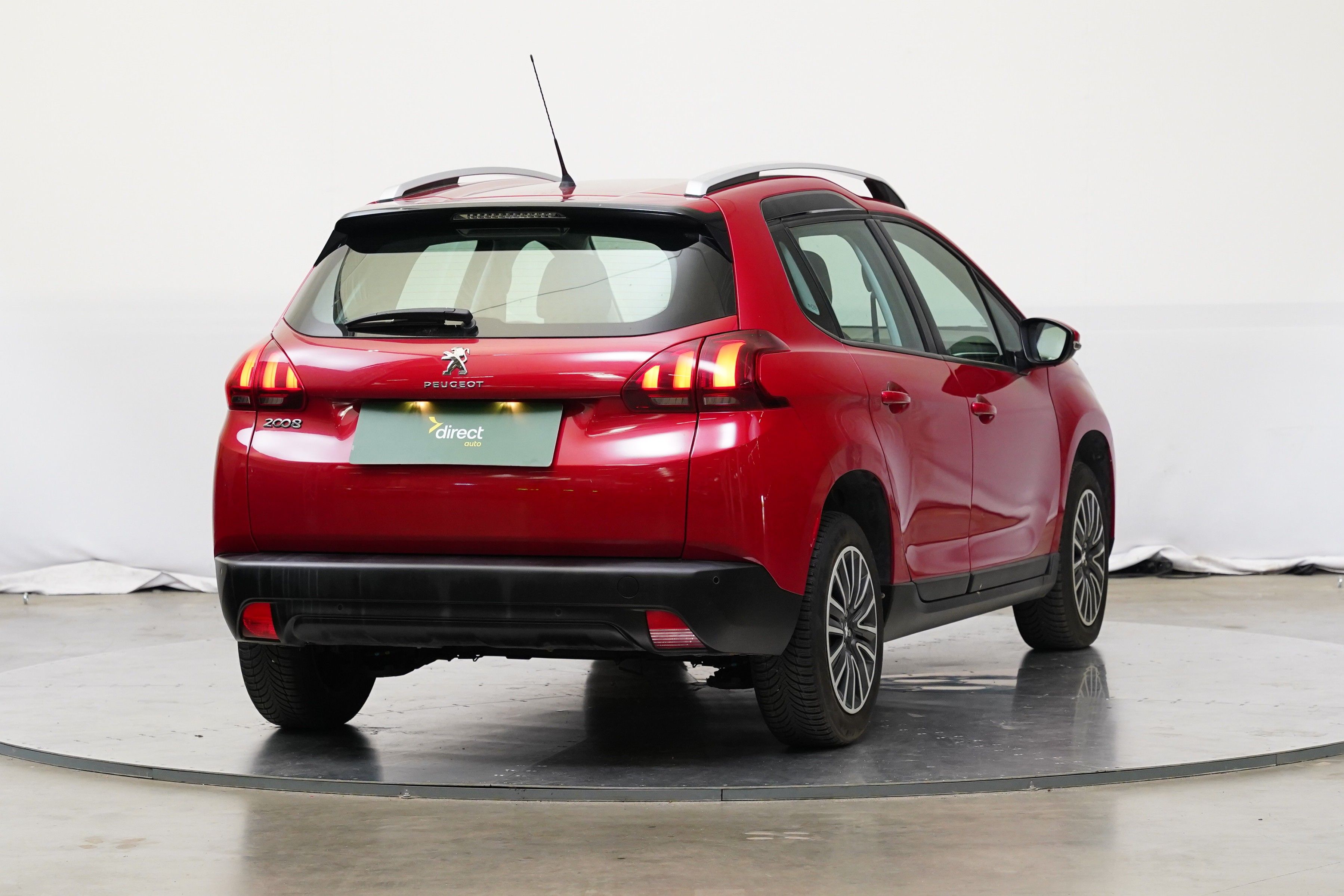 Peugeot 2008, 1.2 THP 61 kW - fotka 3