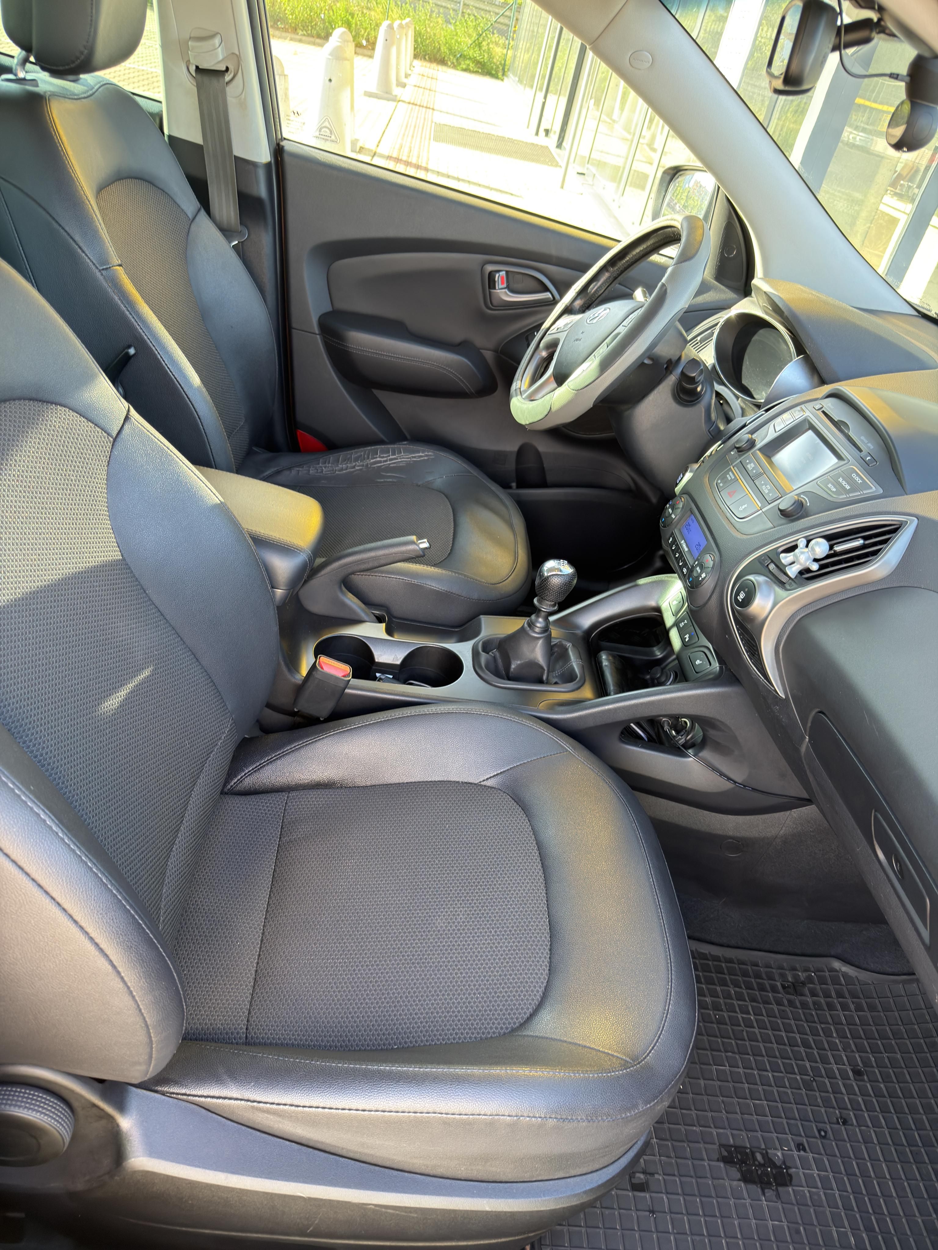 Hyundai ix35, 2.0 CRDI - fotka 4