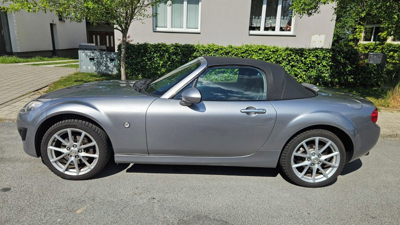 Mazda MX-5 - fotka 2