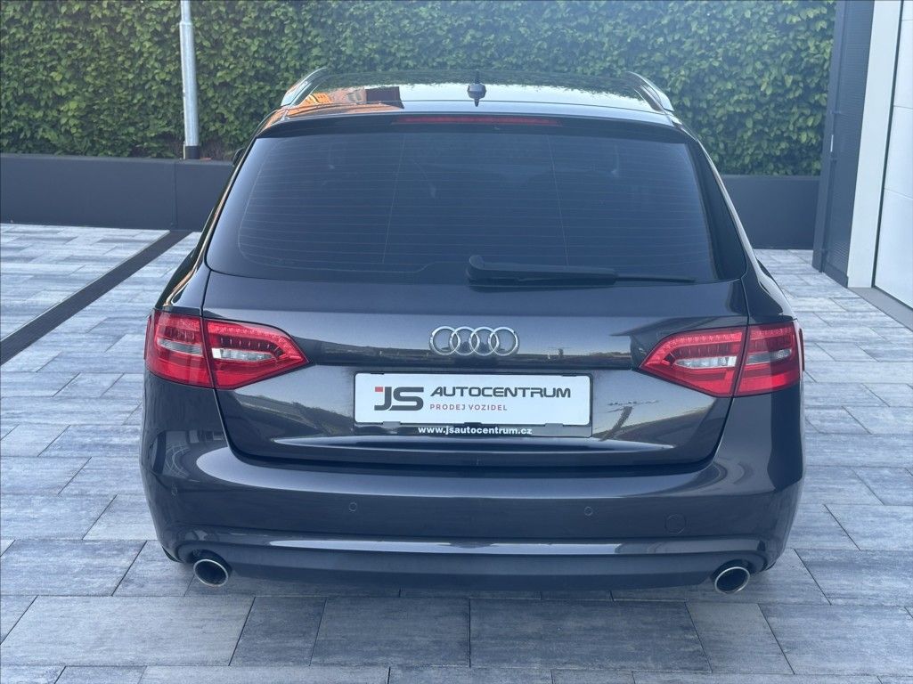 Audi A4, 3,0 TDI 204PS  Ambiente A/T - fotka 6