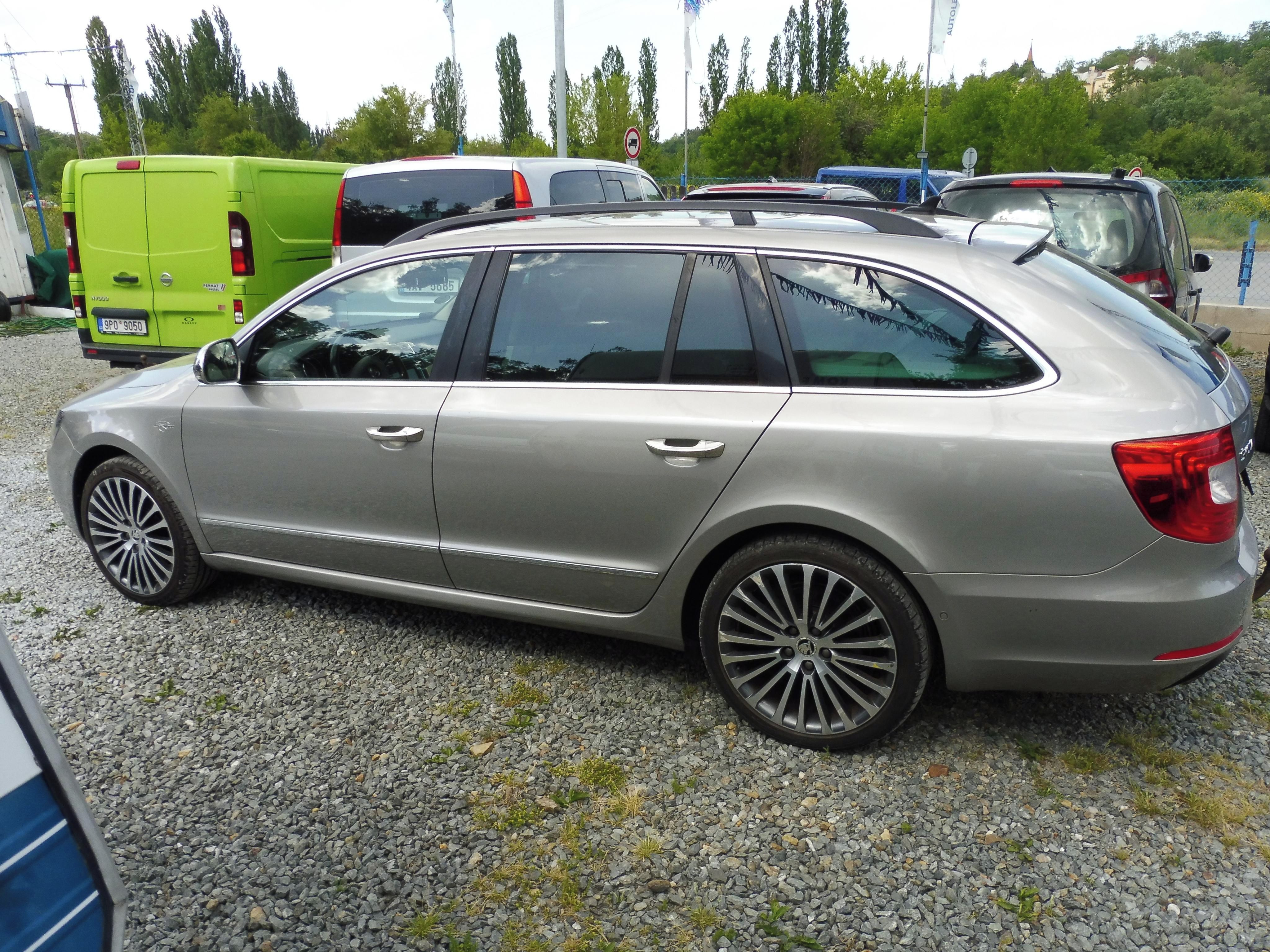 Škoda Superb, 2,0 Tdi - fotka 4