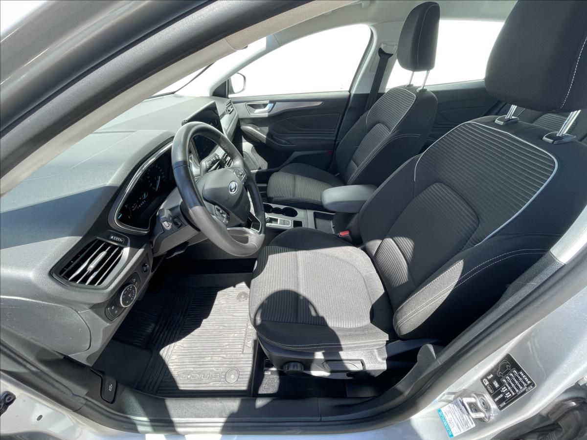 Ford Focus, 1,5 Ecoblue AT8 Titanium - fotka 4
