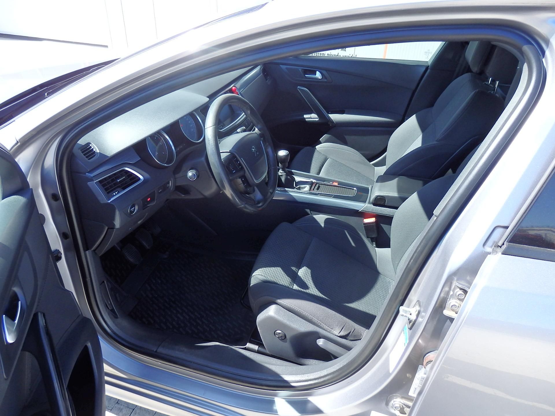 Peugeot 508, 2.0 HDI 110 kW PANORAMA, NAVI - fotka 6