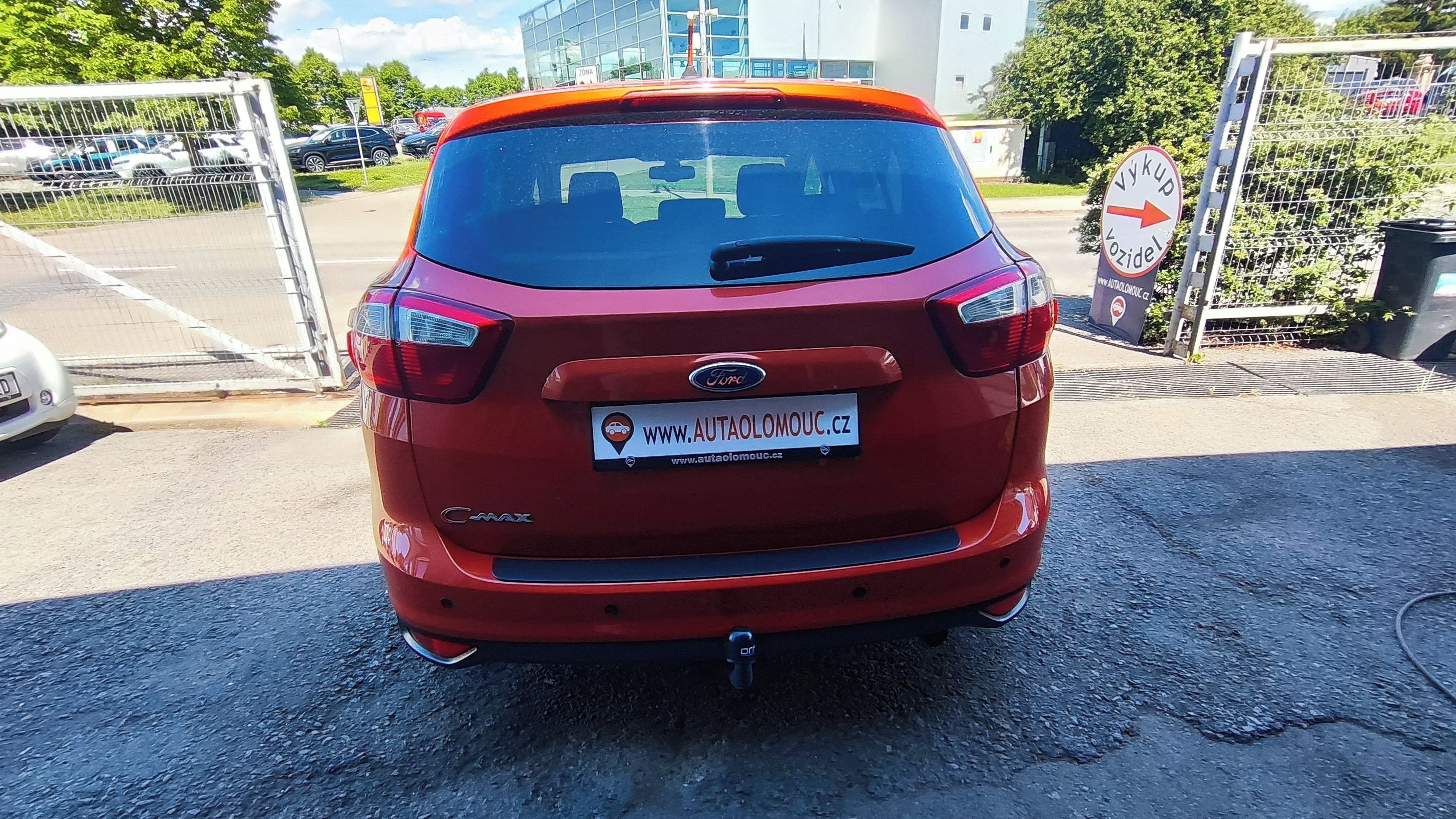 Ford C-MAX, 1.6 16V 92kW Ghia - fotka 4