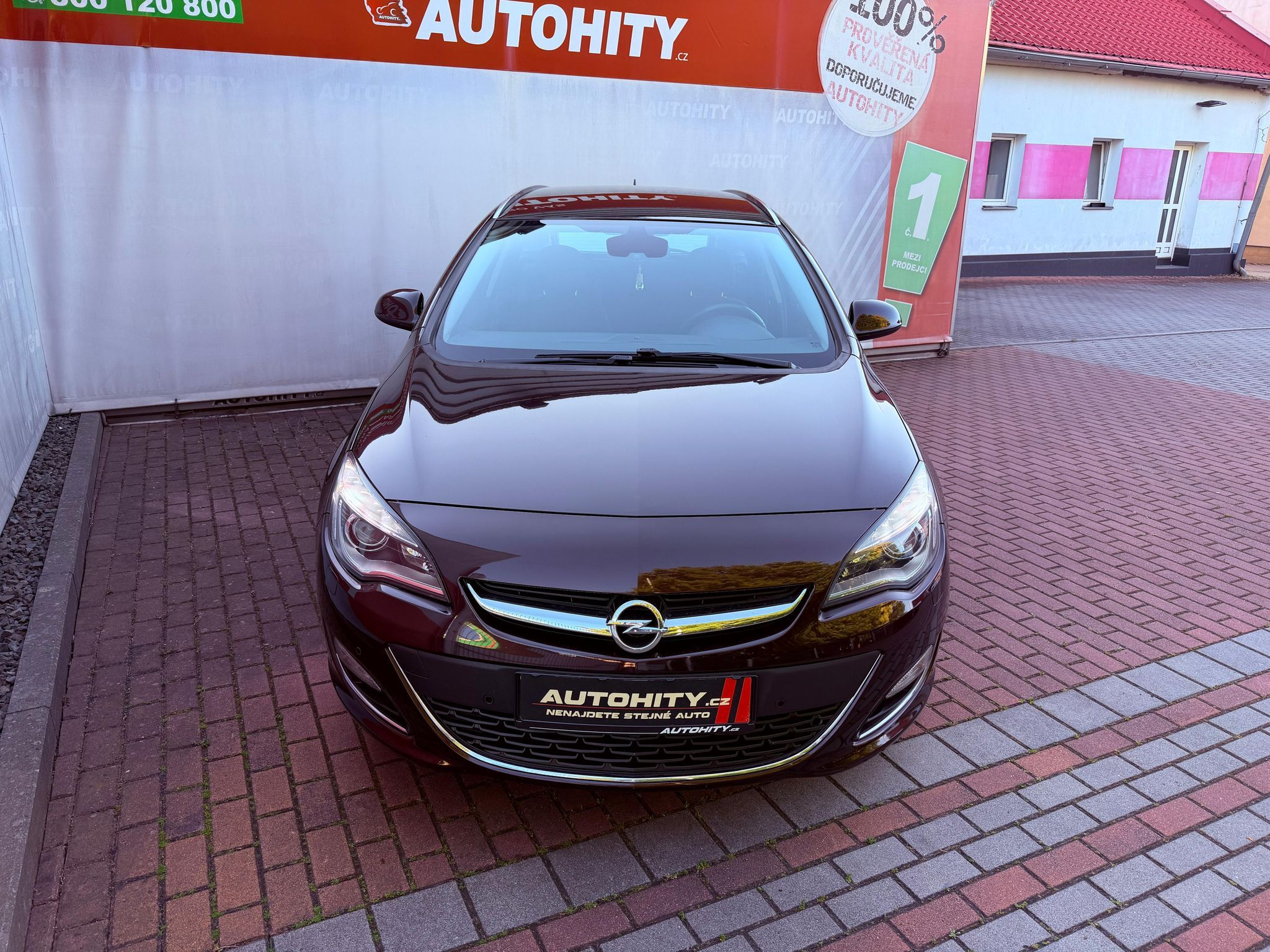 Opel Astra, 1.4 Turbo Innovation Aut., S.K - fotka 2