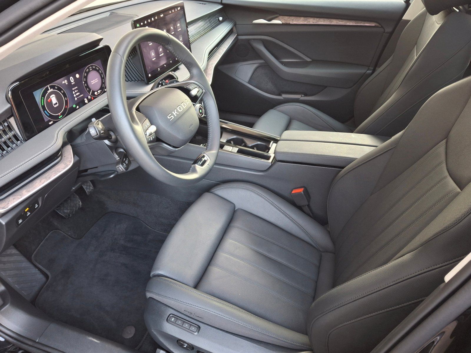Škoda Superb, Combi iV L&K DSG 1,5TSi 150kW - fotka 6
