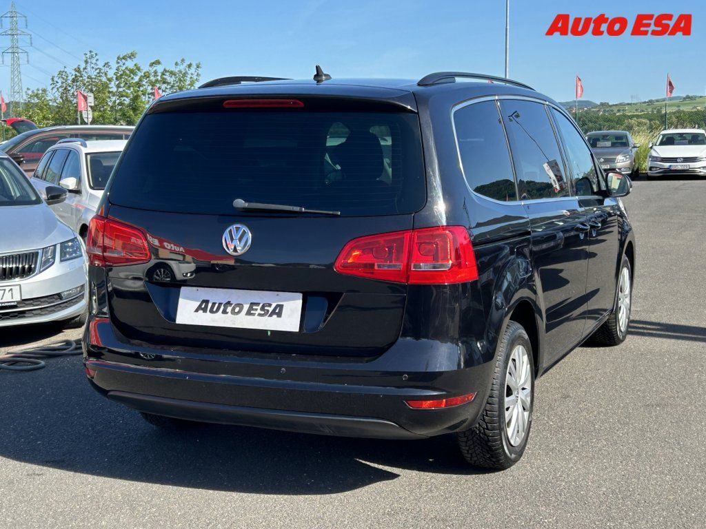 Volkswagen Sharan, 2.0 TDi,Match,autoAC - fotka 4