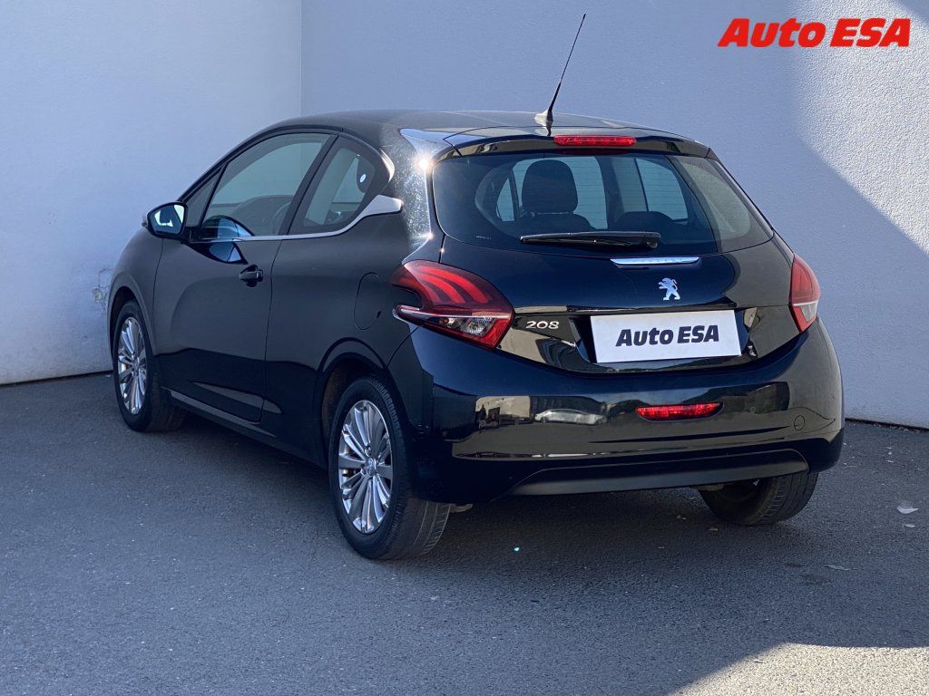 Peugeot 208, 1.2,Allure - fotka 6