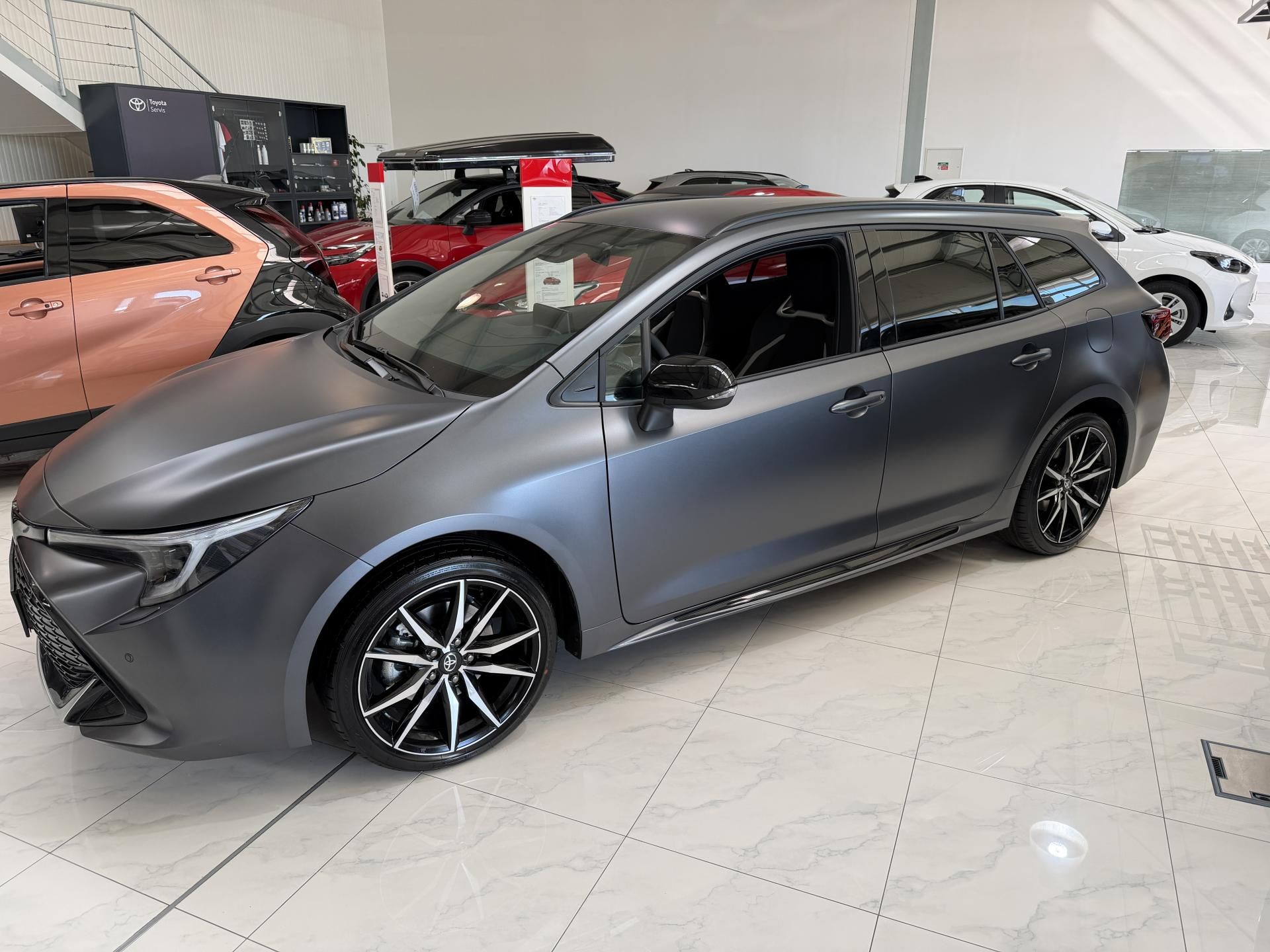 Toyota Corolla, Corolla TS HEV 2.0L GR SPORT - fotka 2