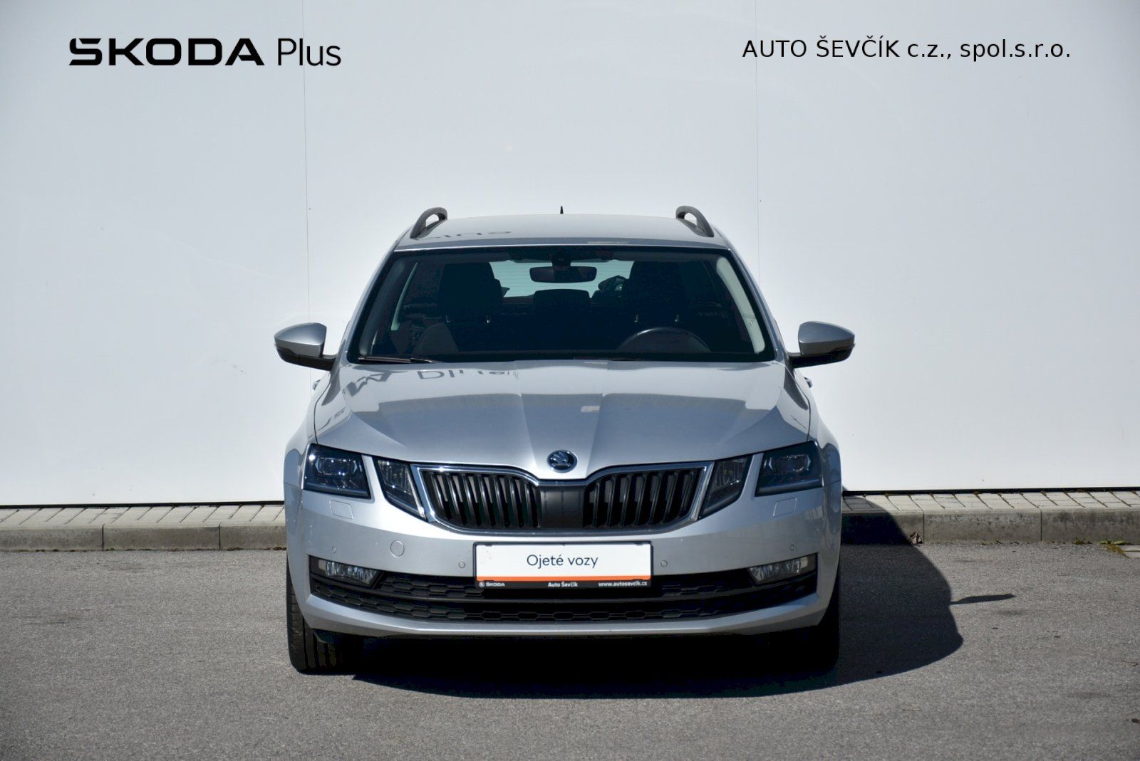 Škoda Octavia, Tour 1.6 TDI 85kW - fotka 4