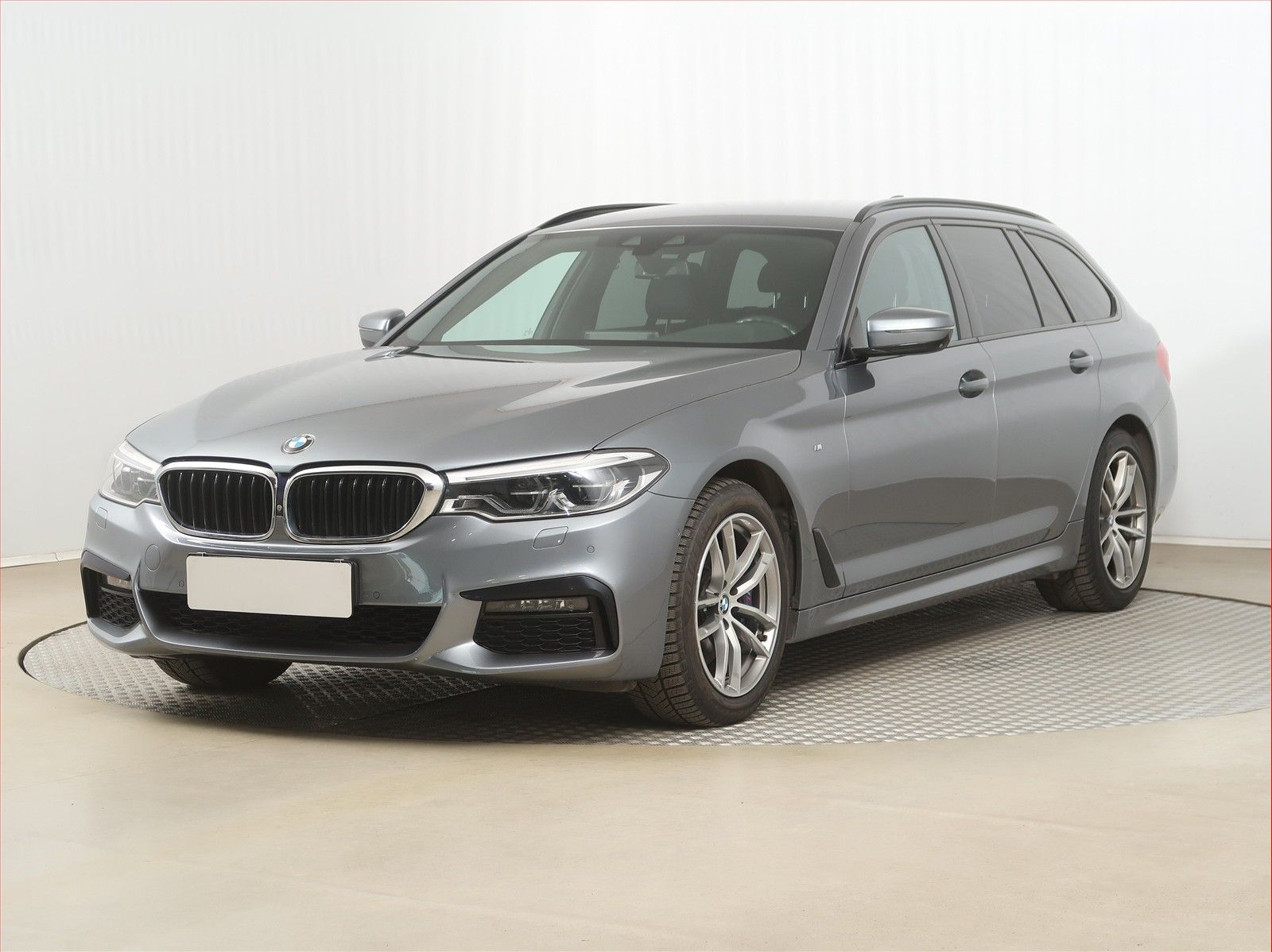 BMW Řada 5, 530i xDrive, 4X4, Automat, ČR - fotka 2