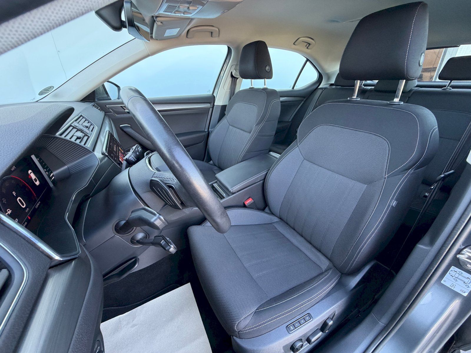 Škoda Superb, 2.0 TDI 147kW 4x4 DSG Style - fotka 6