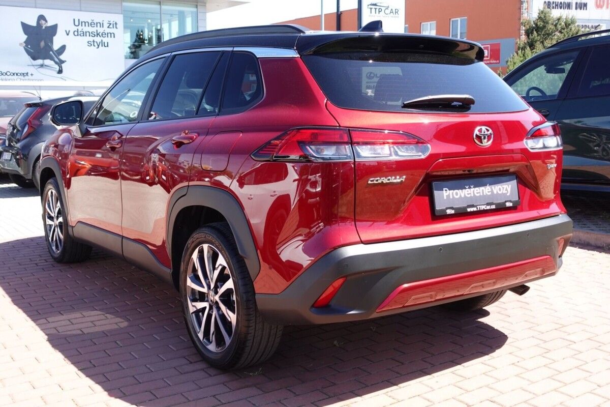 Toyota Corolla, 2,0 HEV Executive (bi-tone) 4x - fotka 6