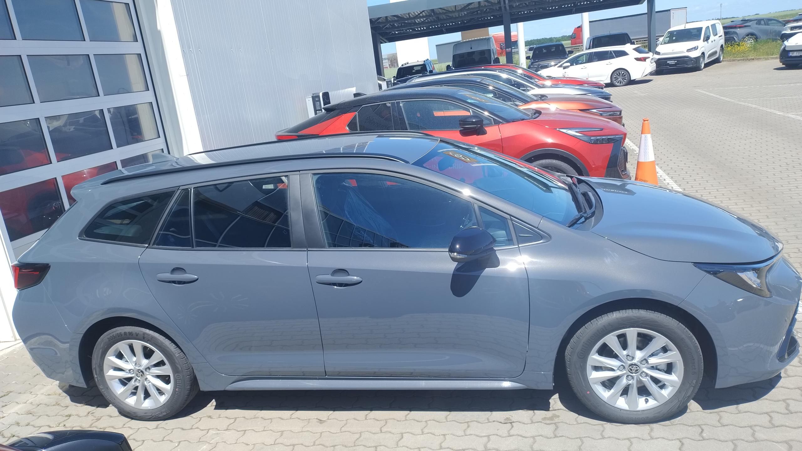 Toyota Corolla, TS 1.8 FHEV Comfort BUSINESS - fotka 5