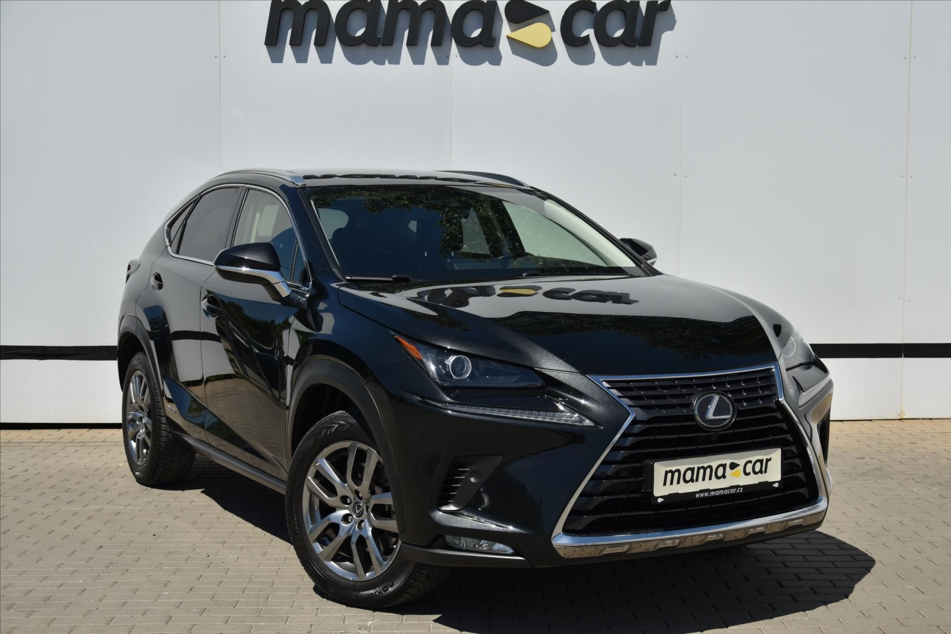 Lexus NX 300h, 2.5 145kW 4WD PRESTIGE ČR
