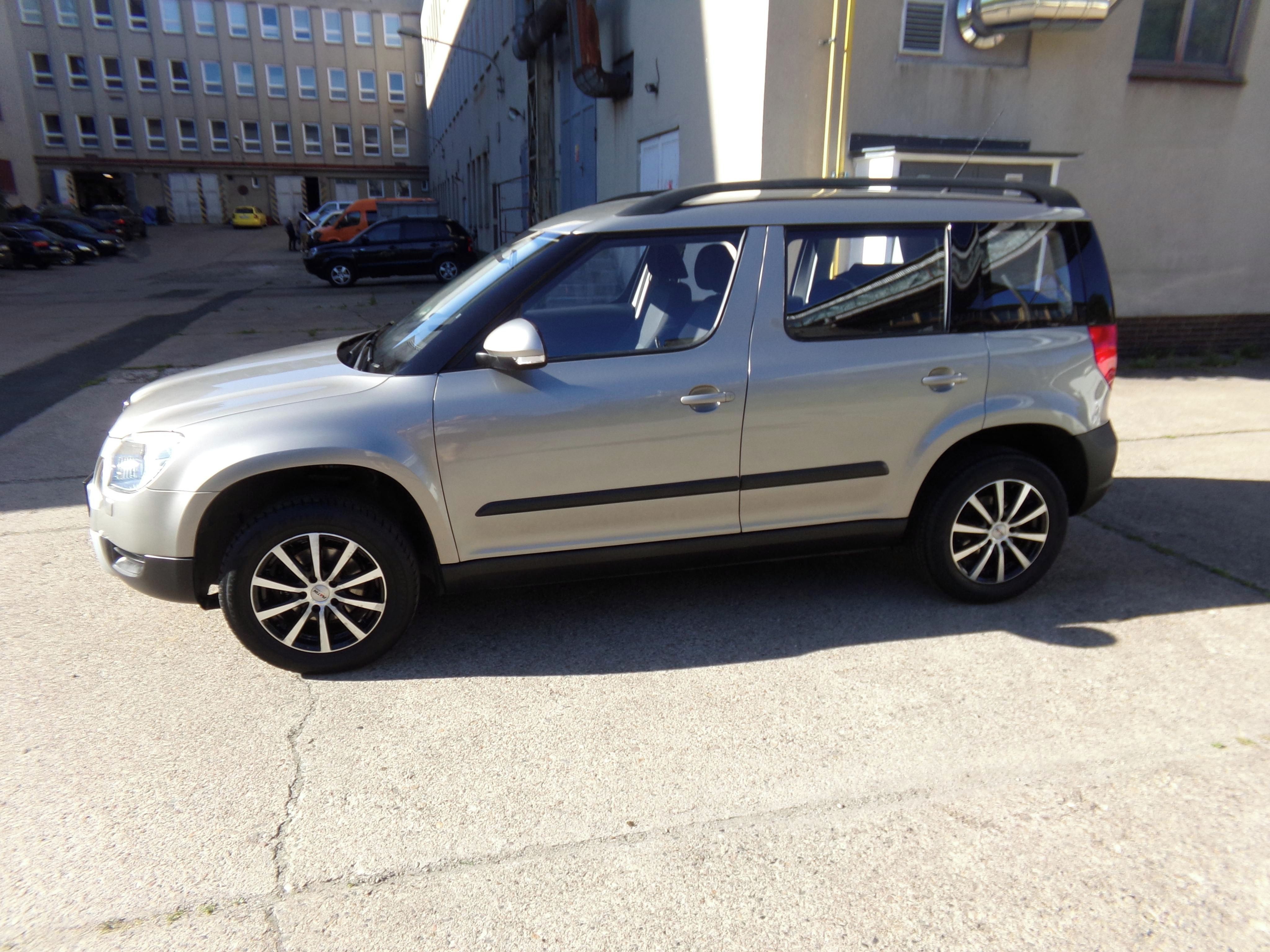 Škoda Yeti, 1.2 TSI AMBITION - fotka 2