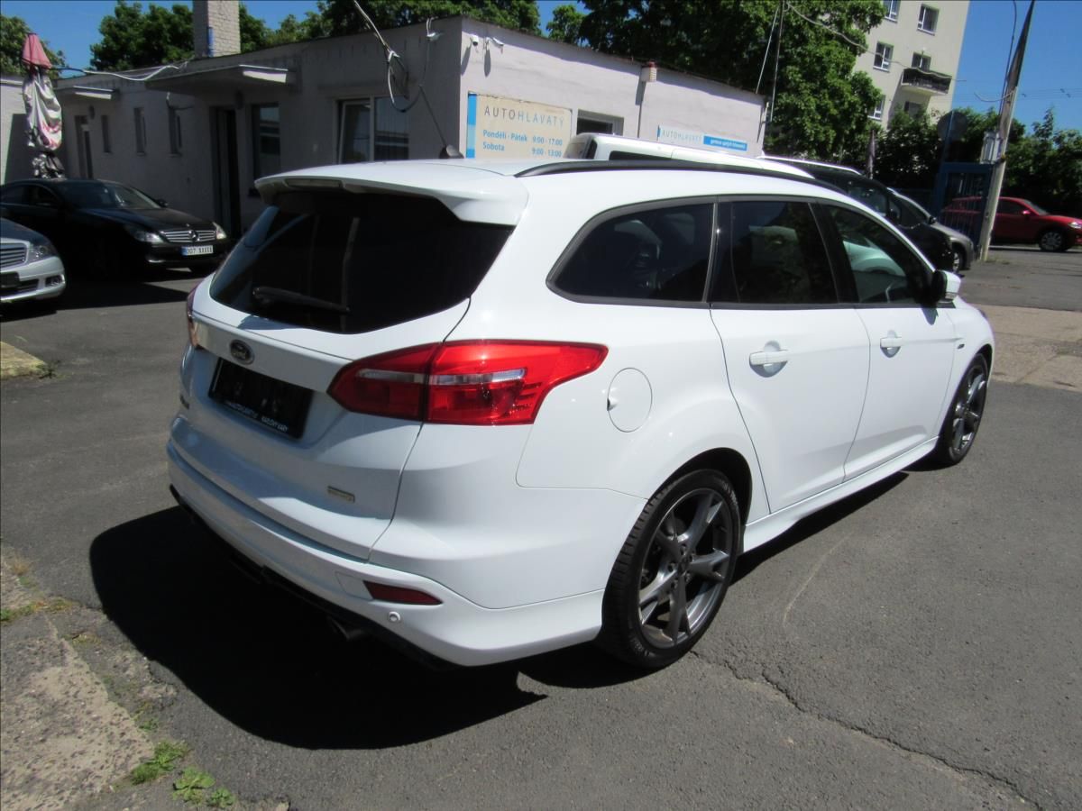 Ford Focus, 1,5 Ecoboost 134kW ST-Line - fotka 6