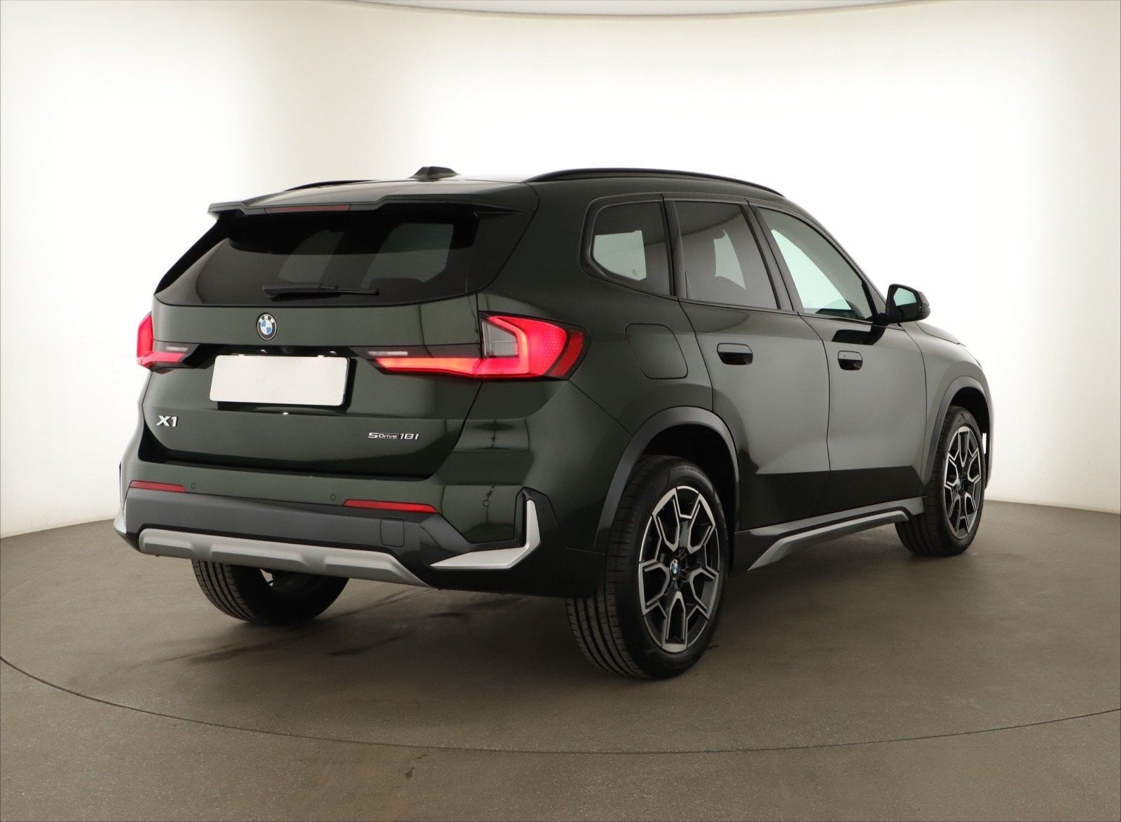 BMW X1, sDrive18i, XLine Edition - fotka 5