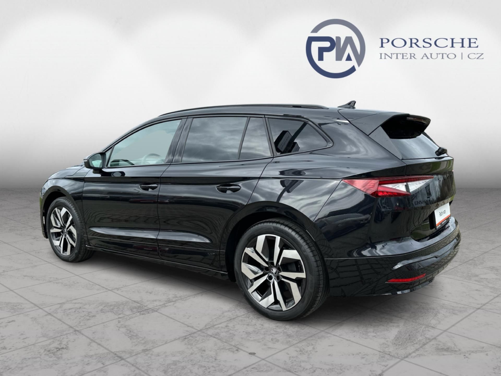 Škoda Enyaq iV, 85 82 kWh 210 kW Sportline - fotka 4
