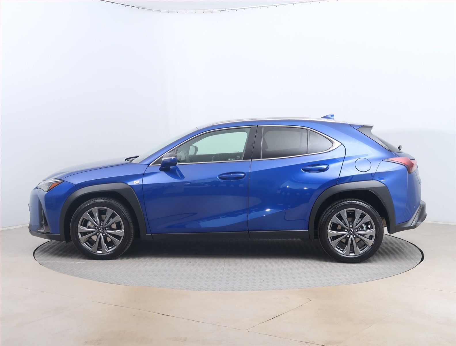 Lexus UX 250h, 300h - fotka 3