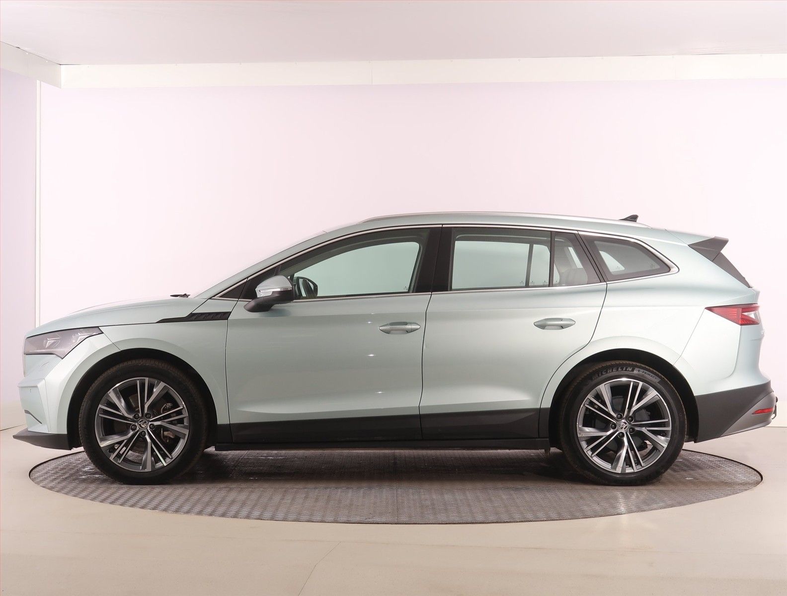 Škoda Enyaq iV, iV 80x (82 kWh), SoH 90% - fotka 3