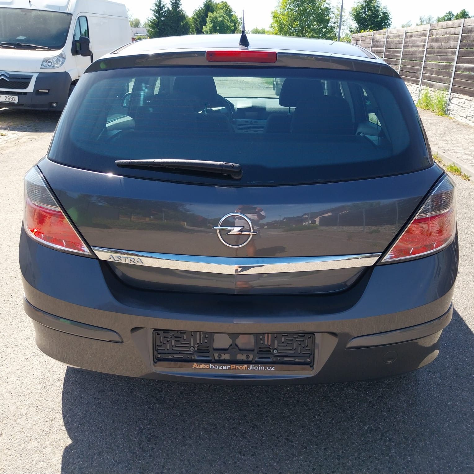 Opel Astra, 1,4 / 66 kW klima serviska - fotka 6