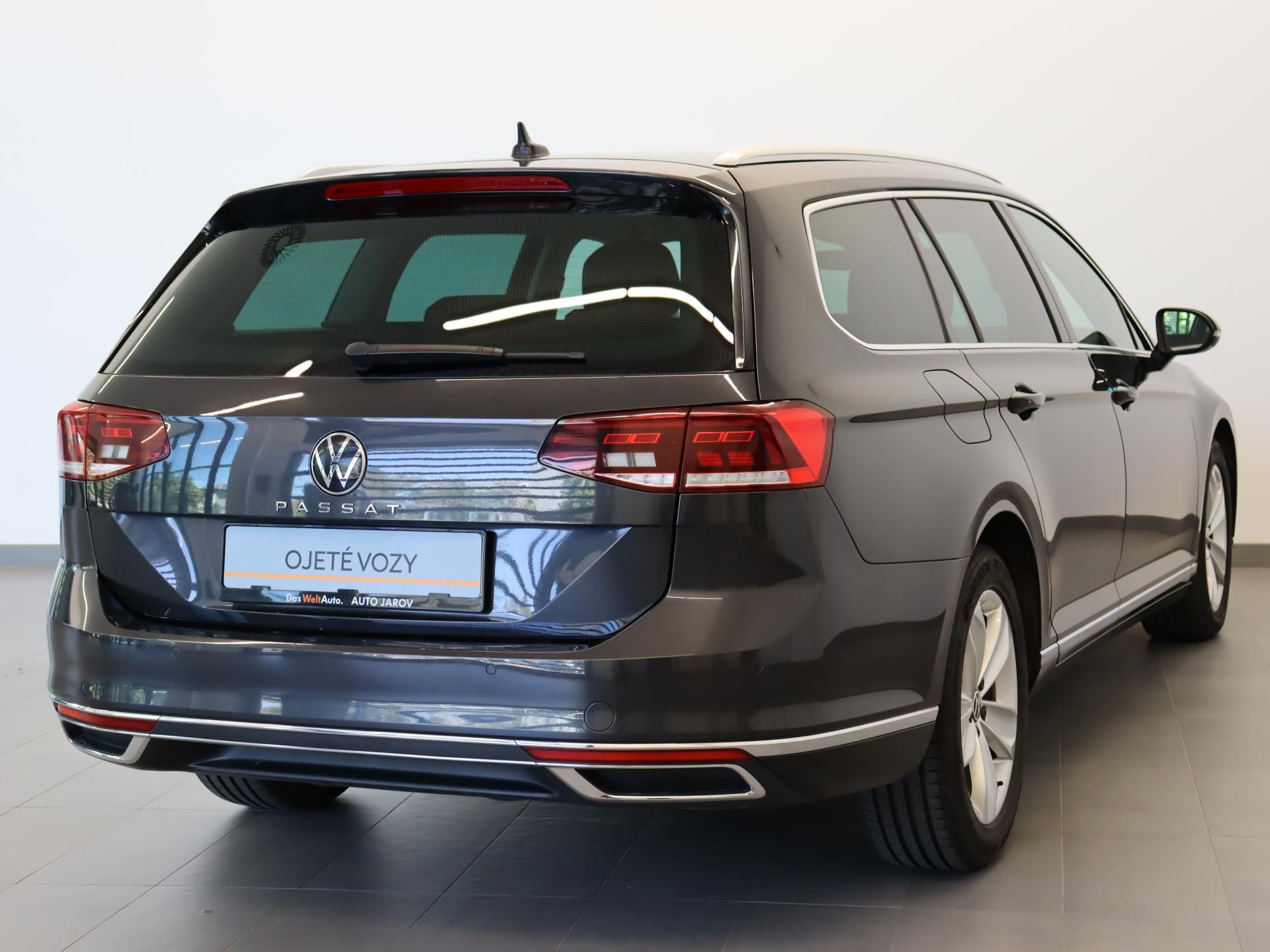 Volkswagen Passat Variant, Elegance 2,0 TDI 110kW DSG - fotka 2
