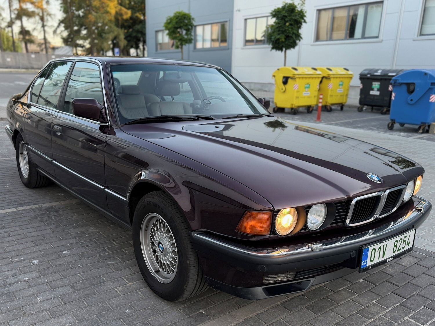 BMW Řada 7, E32 750i V12 - fotka 3
