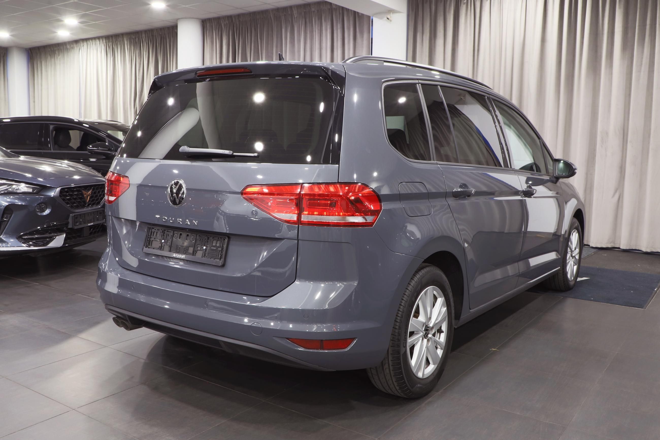 Volkswagen Touran, 2.0 TDI 110kW DSG / ALU 16'' - fotka 3