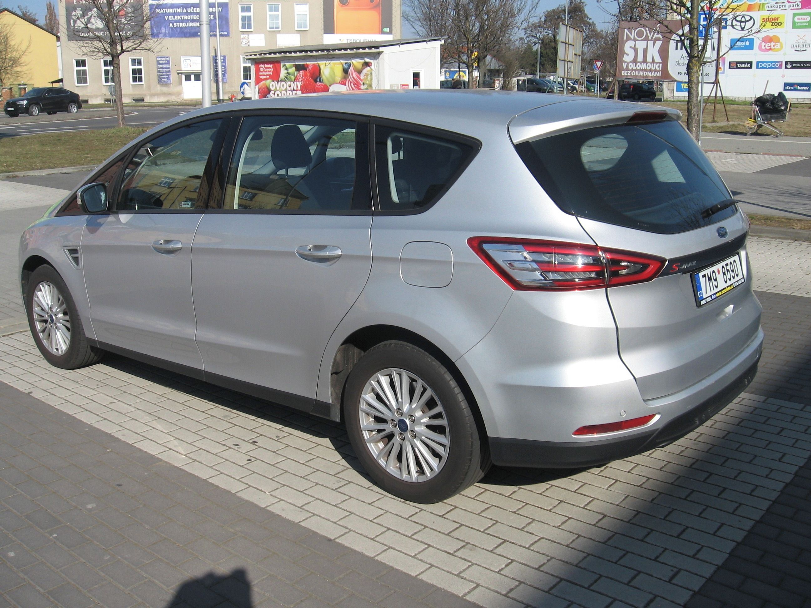 Ford S-MAX, 2,0 TDCi TITANIUM,AT,TZ,LED - fotka 4