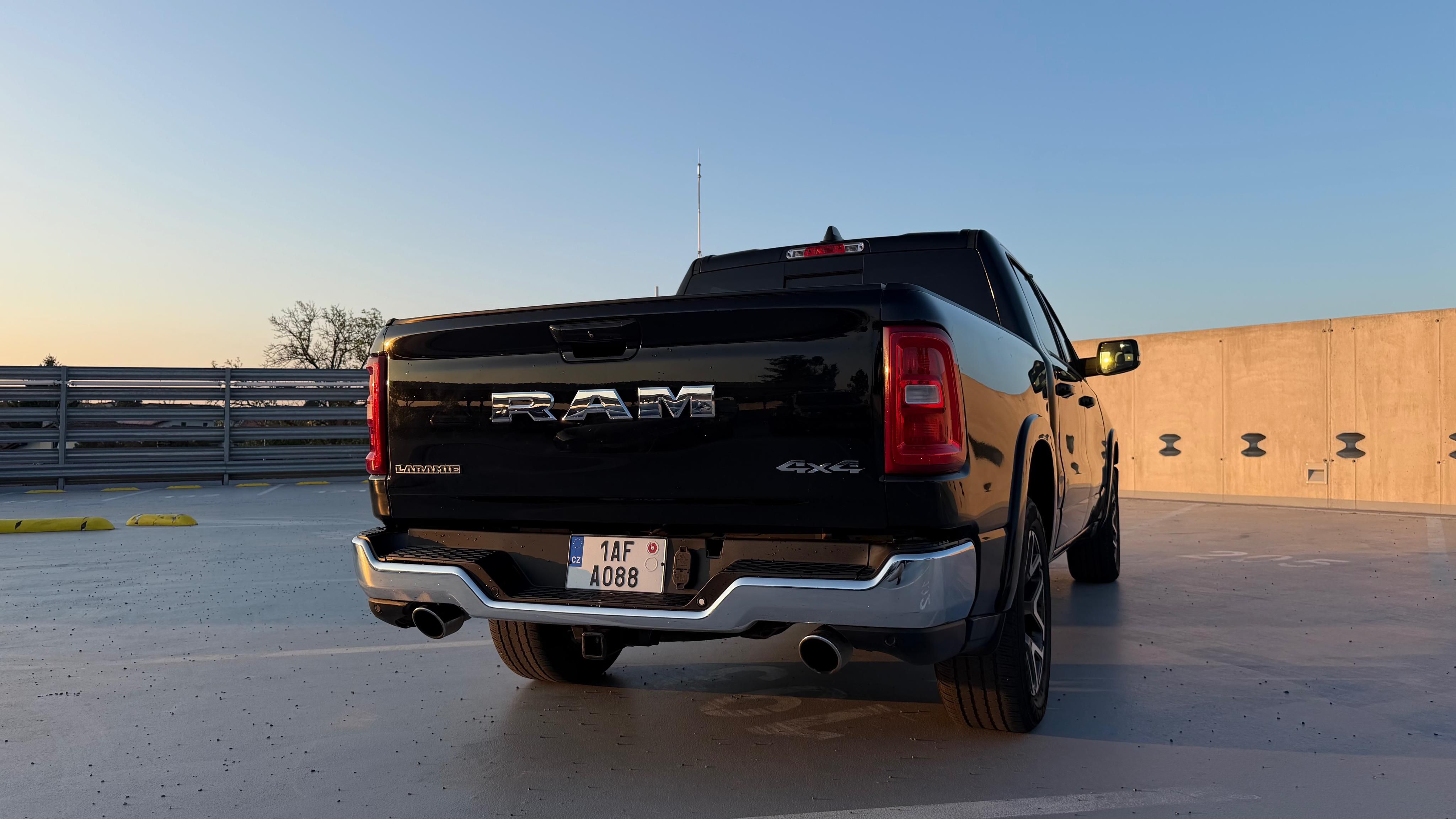 Dodge Ram, LARAMIE 420k ALPINE - fotka 5